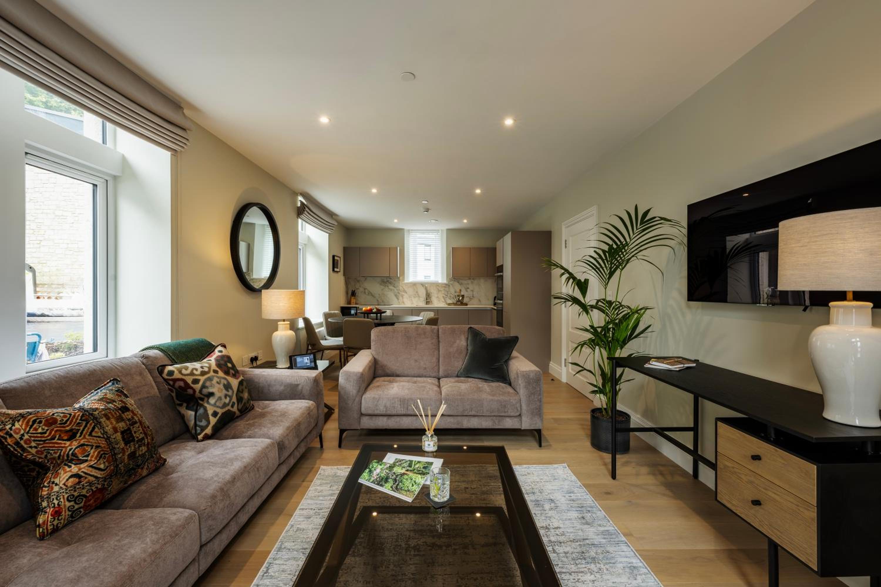 Three-Bedroom Deluxe Apartment