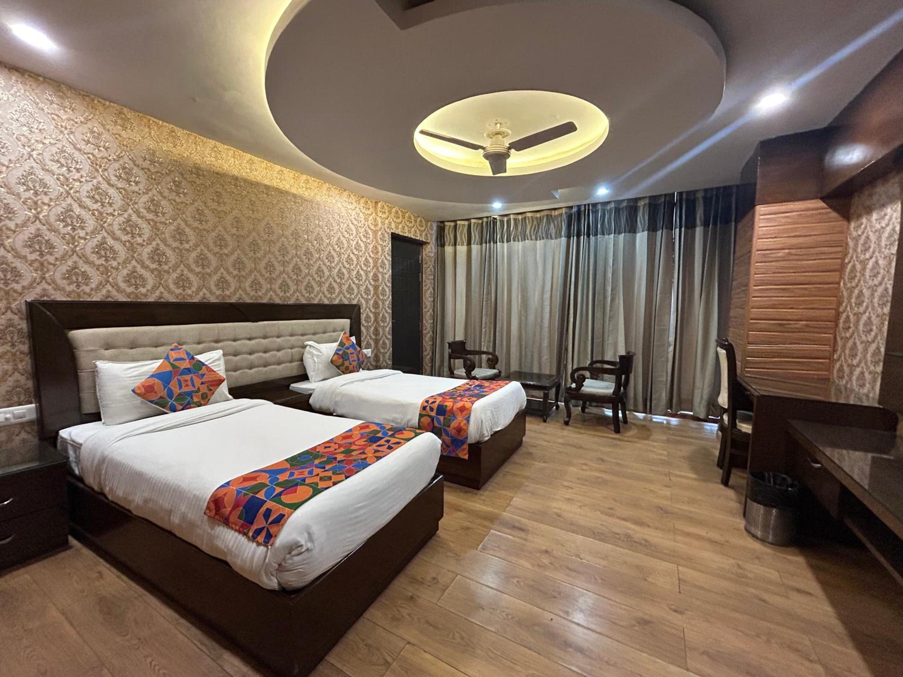 Deluxe Family Room
