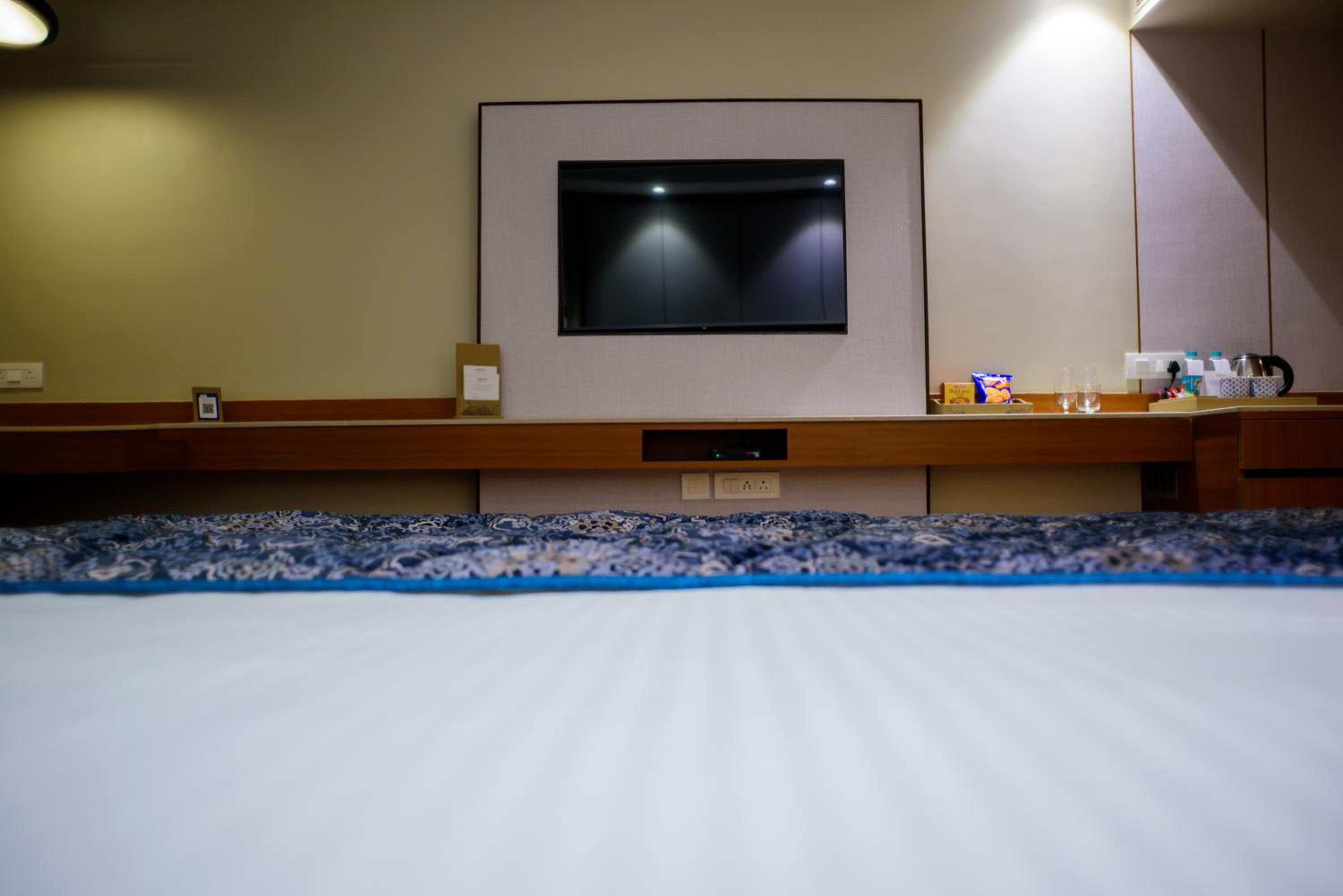 Deluxe Room - Photo 7
