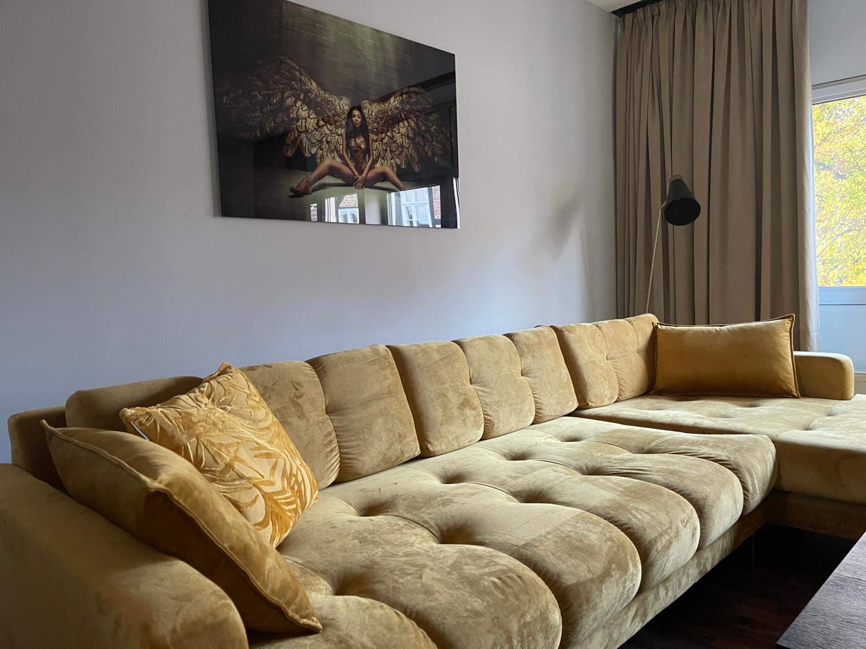 One-Bedroom Apartment photo 1