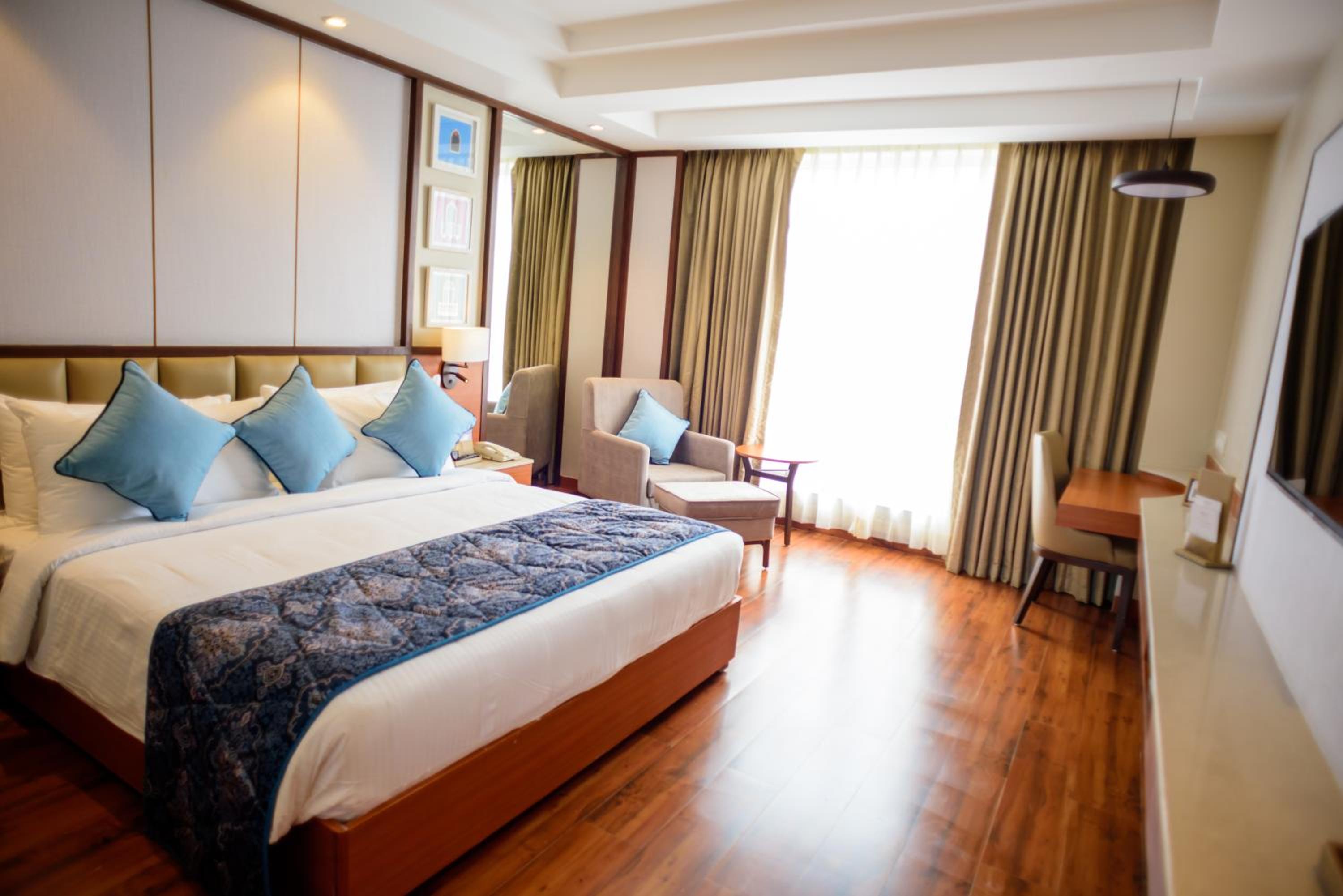 Premium King with with 1+1 complimentary beverages between 18:00–20:00 Hrs.  - Photo 1