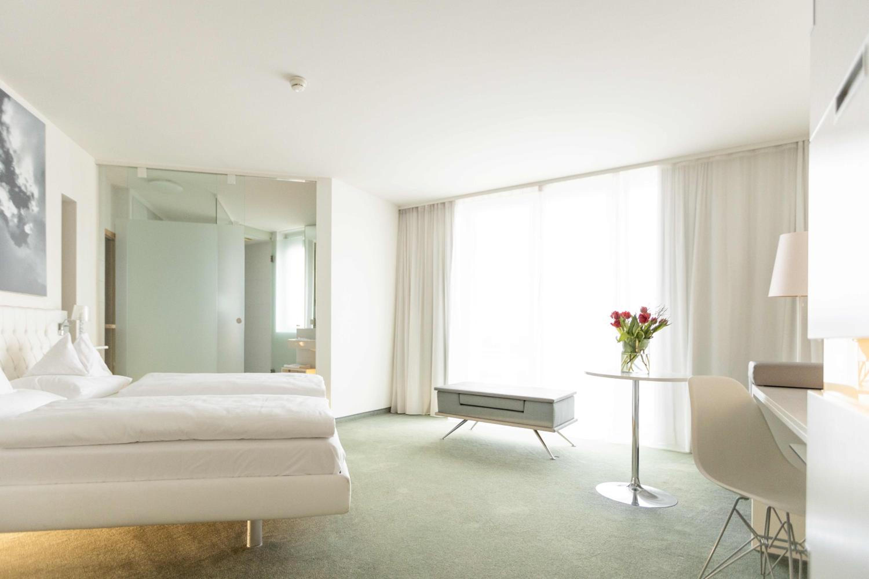 Large Double Room photo 1