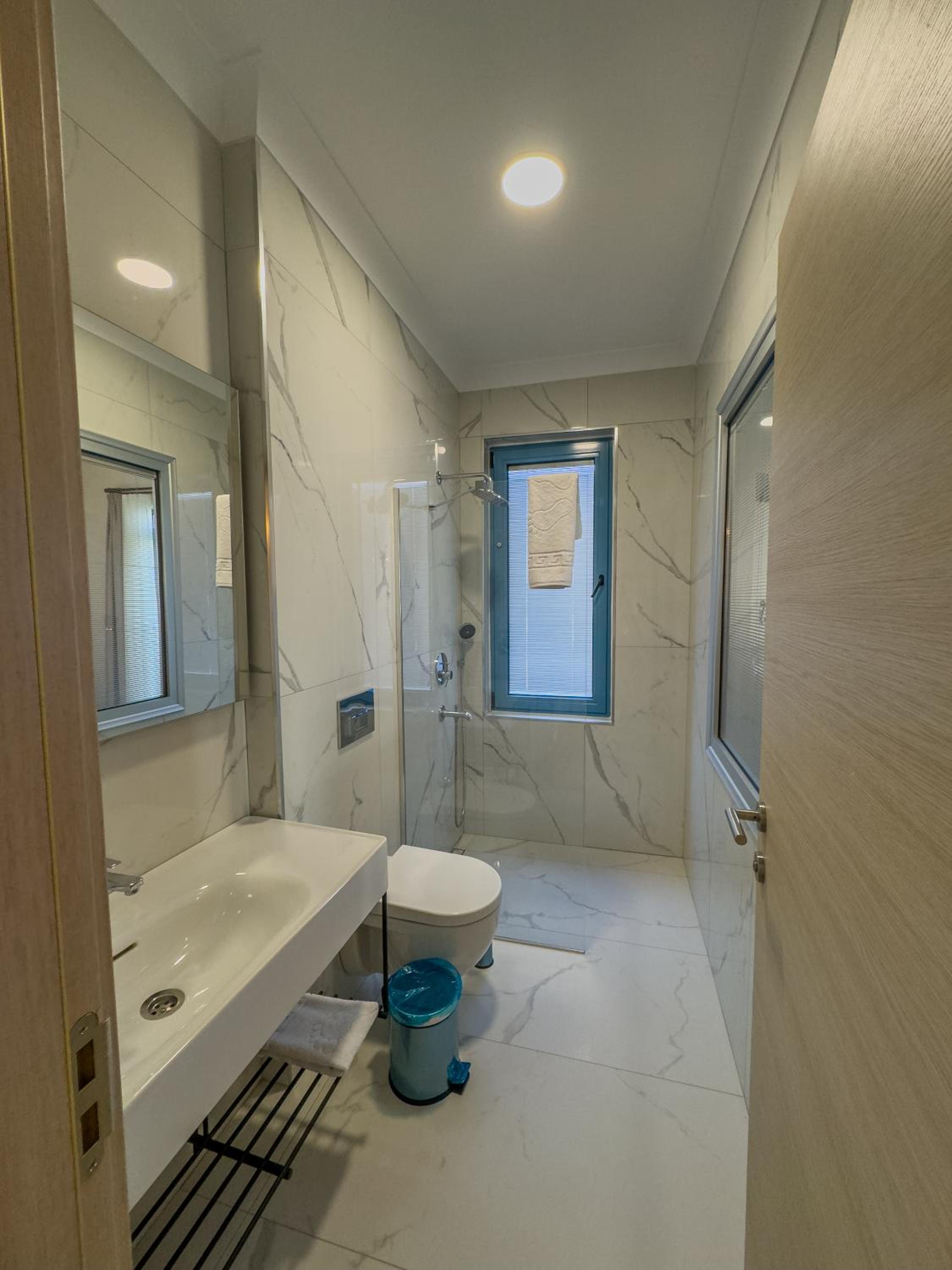Deluxe Double Room with Balcony and Sea View photo 2