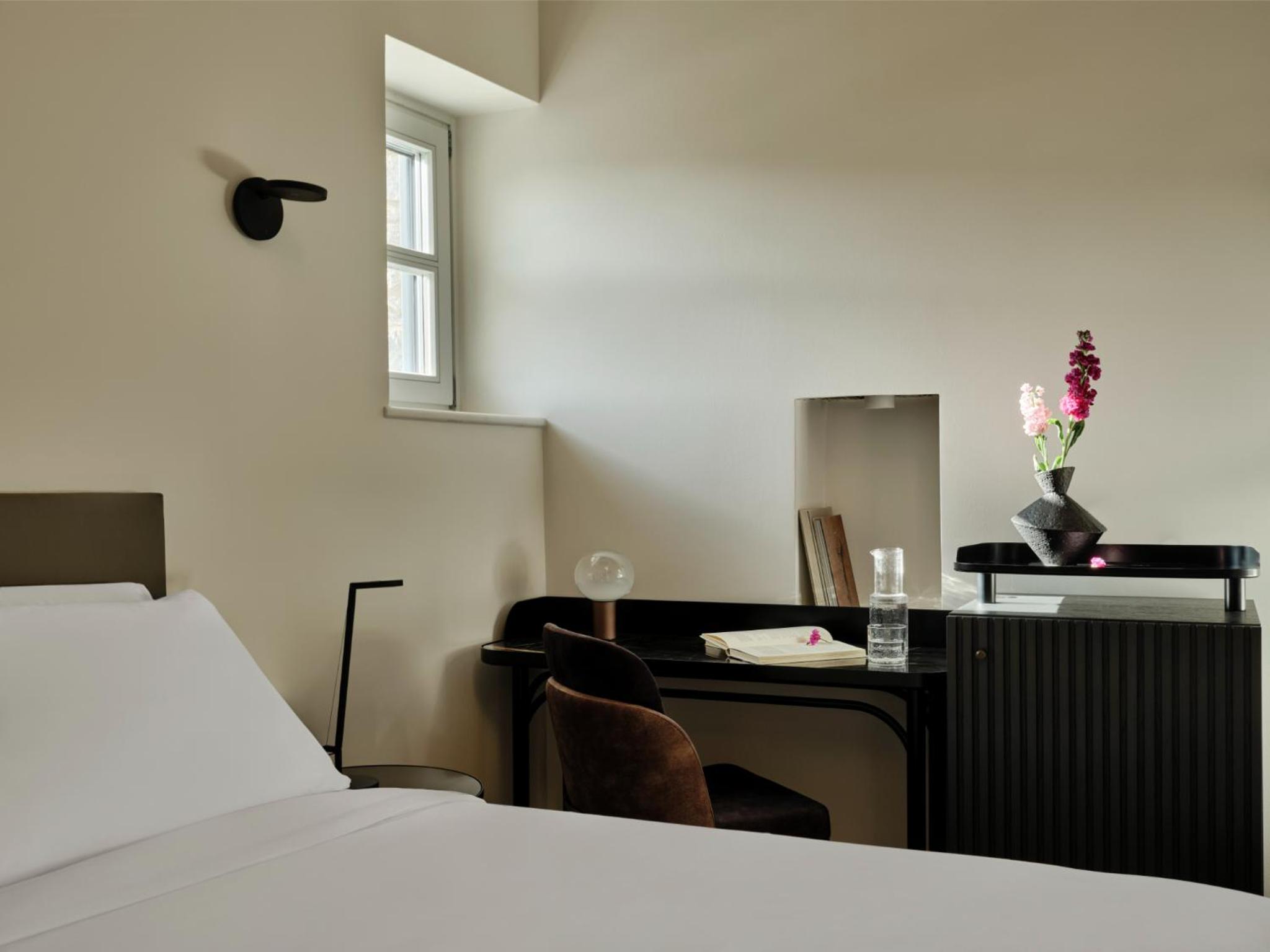 Seriana-Private Balcony