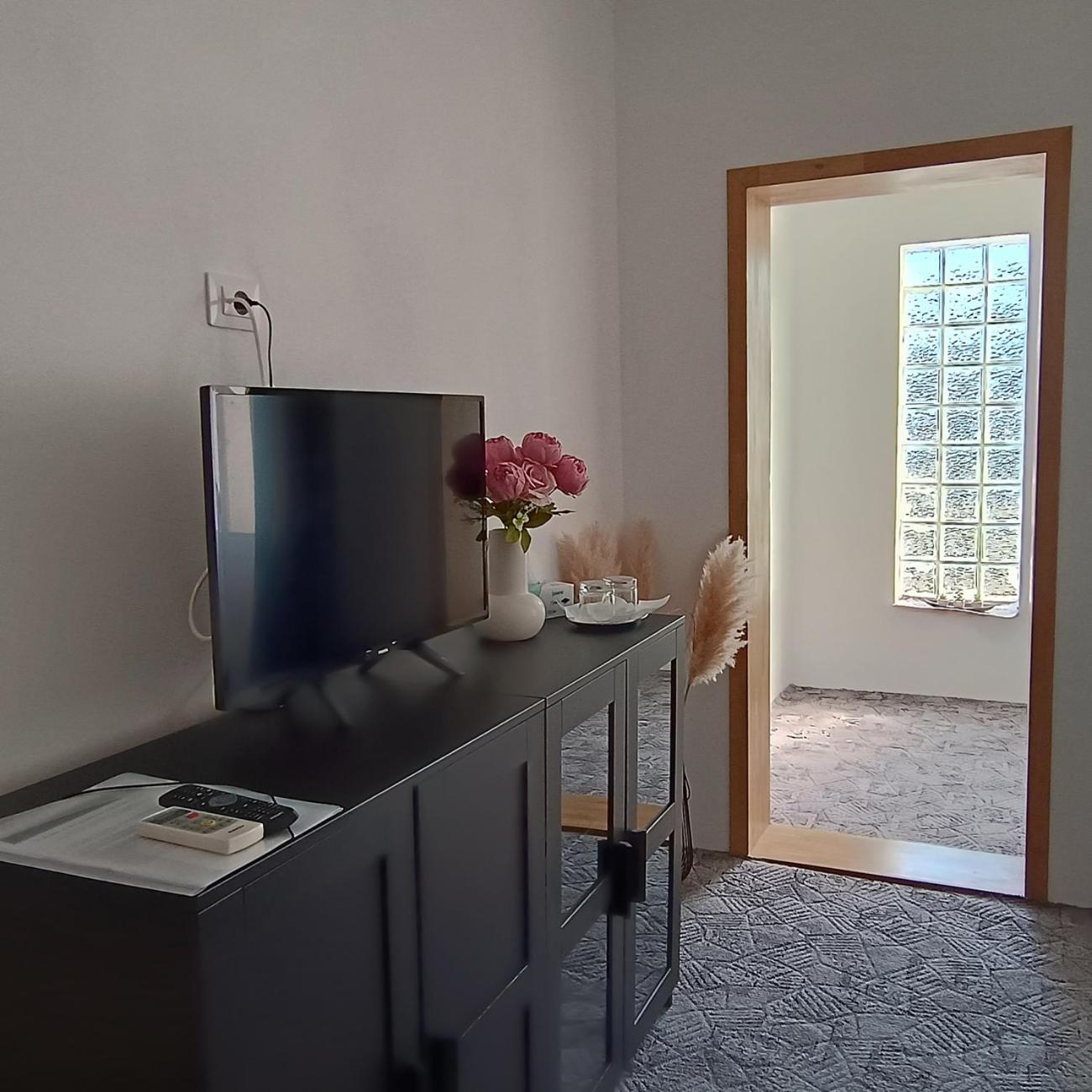 Double Room with Terrace - Photo 3