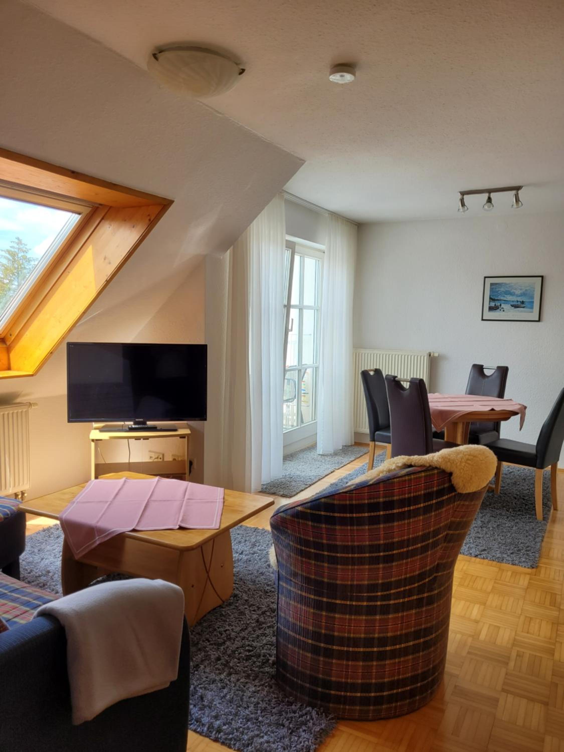One-Bedroom Apartment with Balcony photo 3