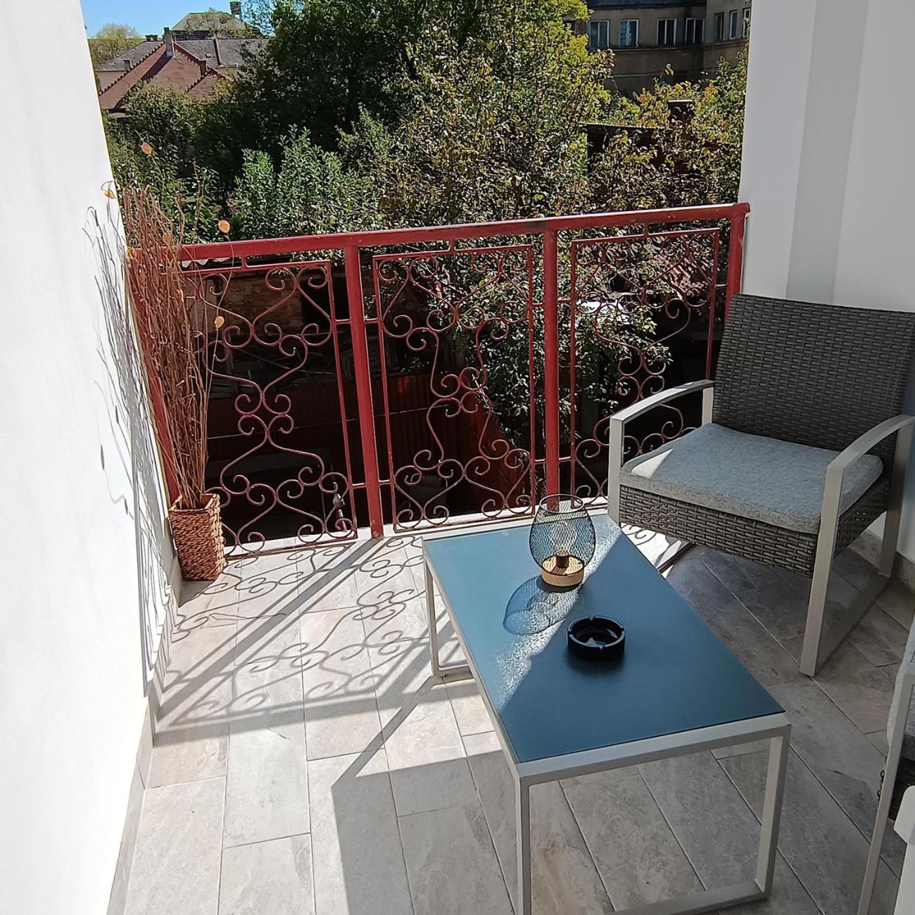 Double Room with Terrace - Photo 10