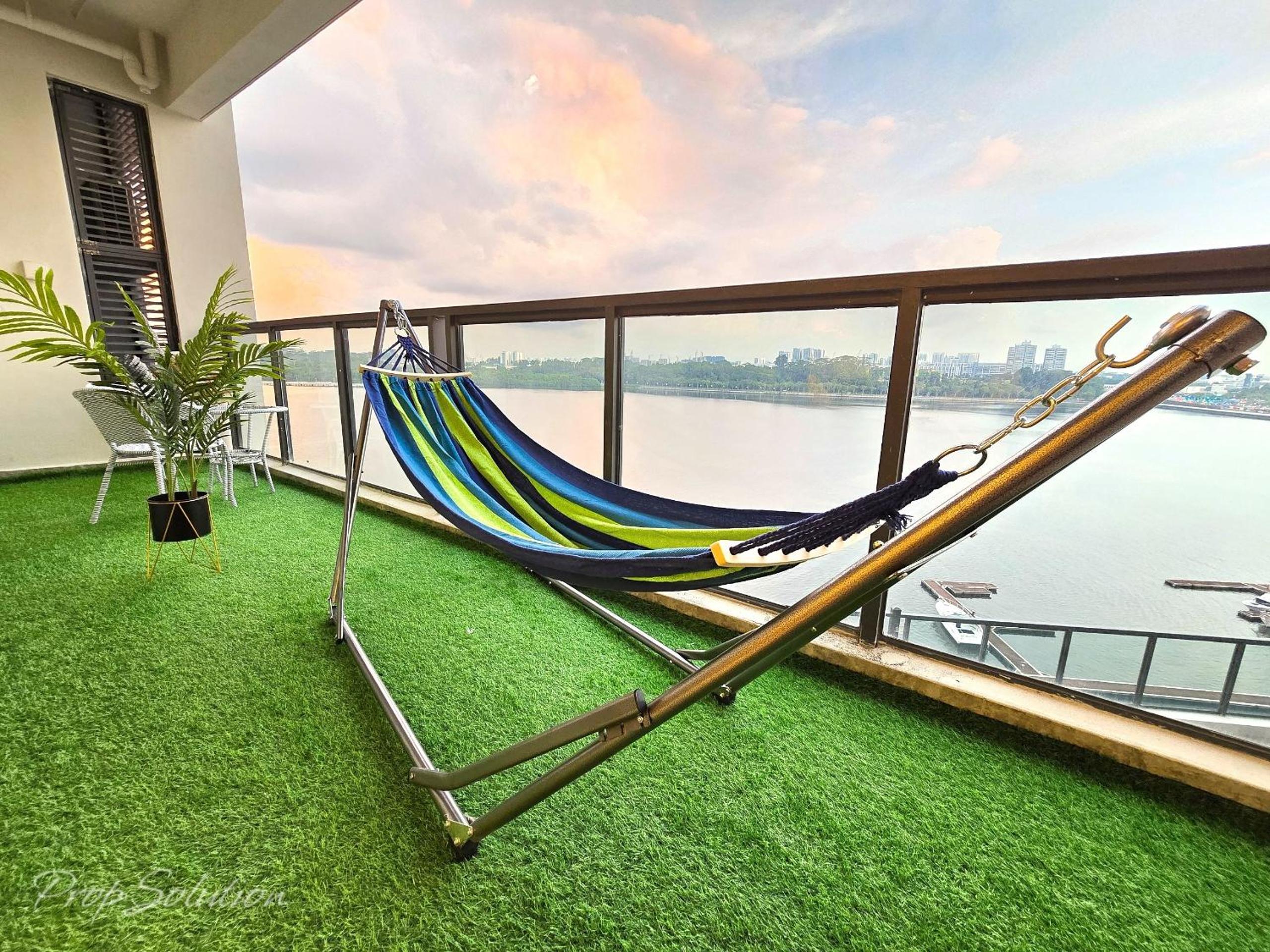 Three-Bedroom Apartment with Sea View photo 2