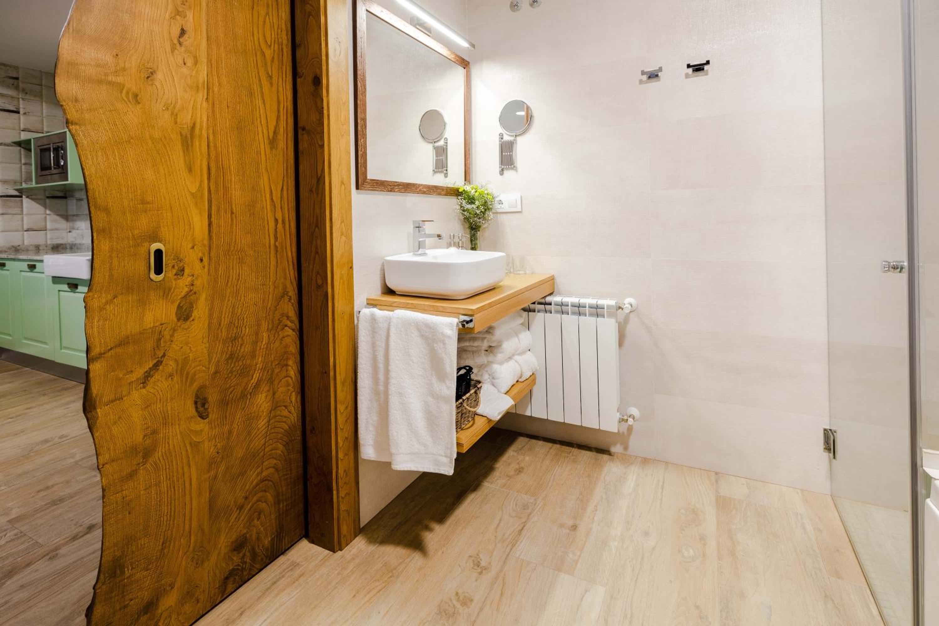 One-Bedroom Apartment - Photo 14
