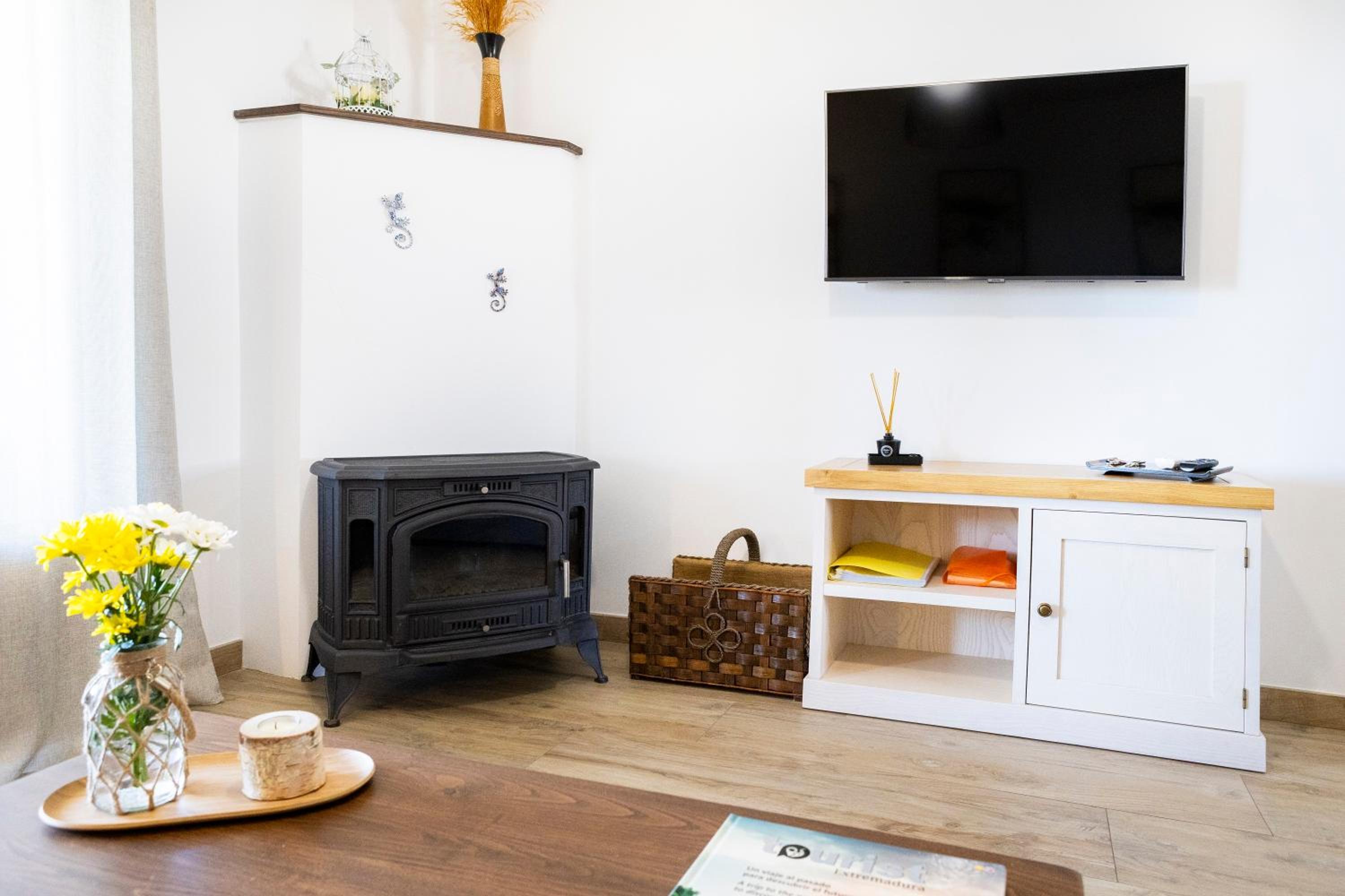 Two-Bedroom Apartment - Photo 8