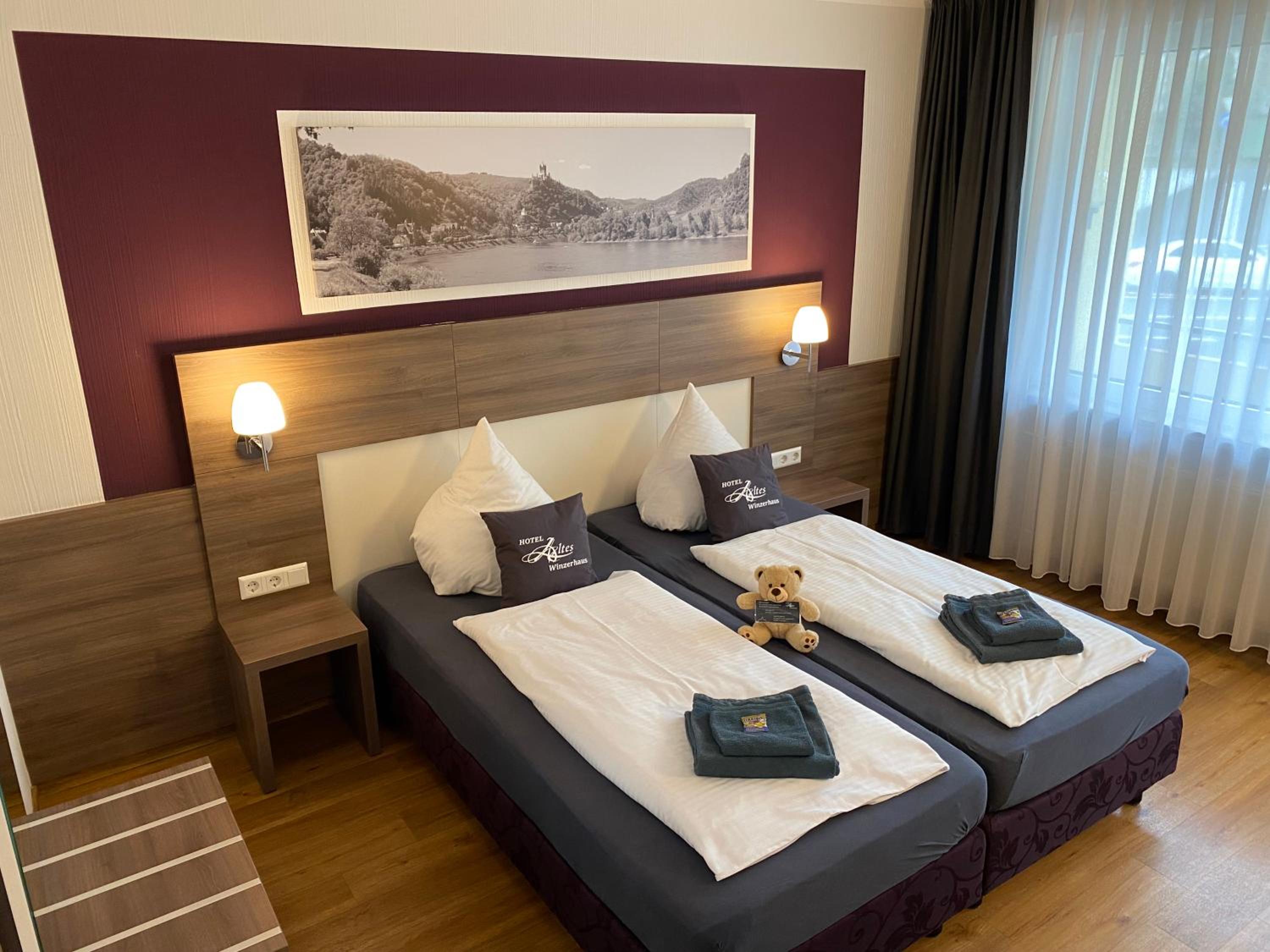 Double Room with Balcony and Partial Mosel and Castle View