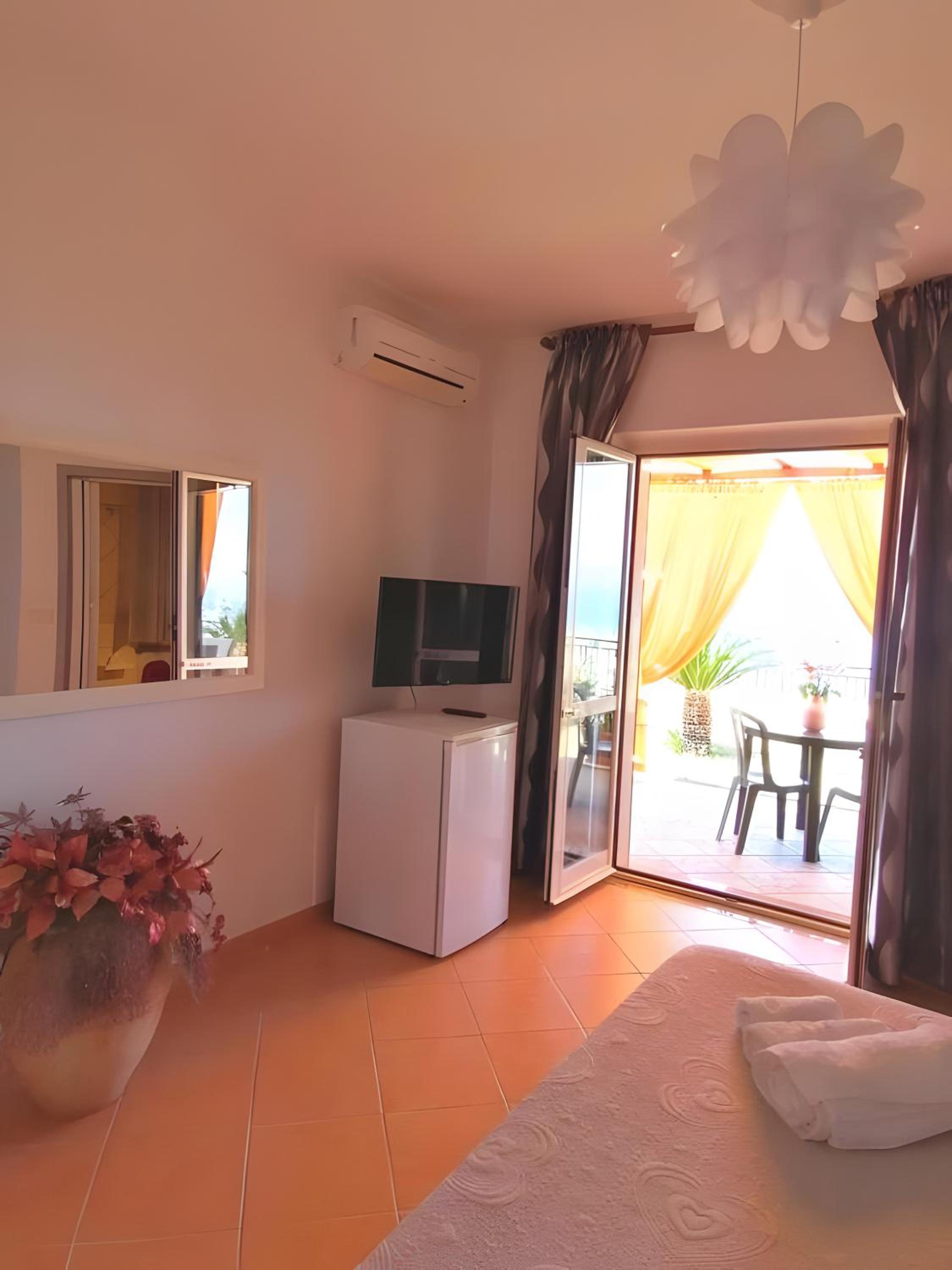 Triple Room with City View