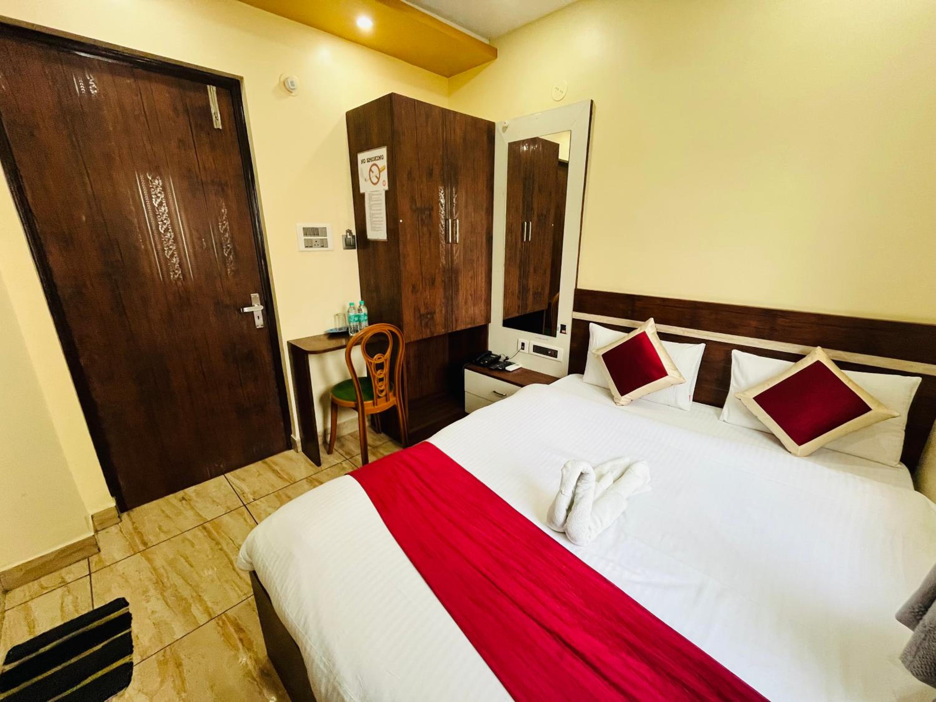 Standard Double Room - Photo 16