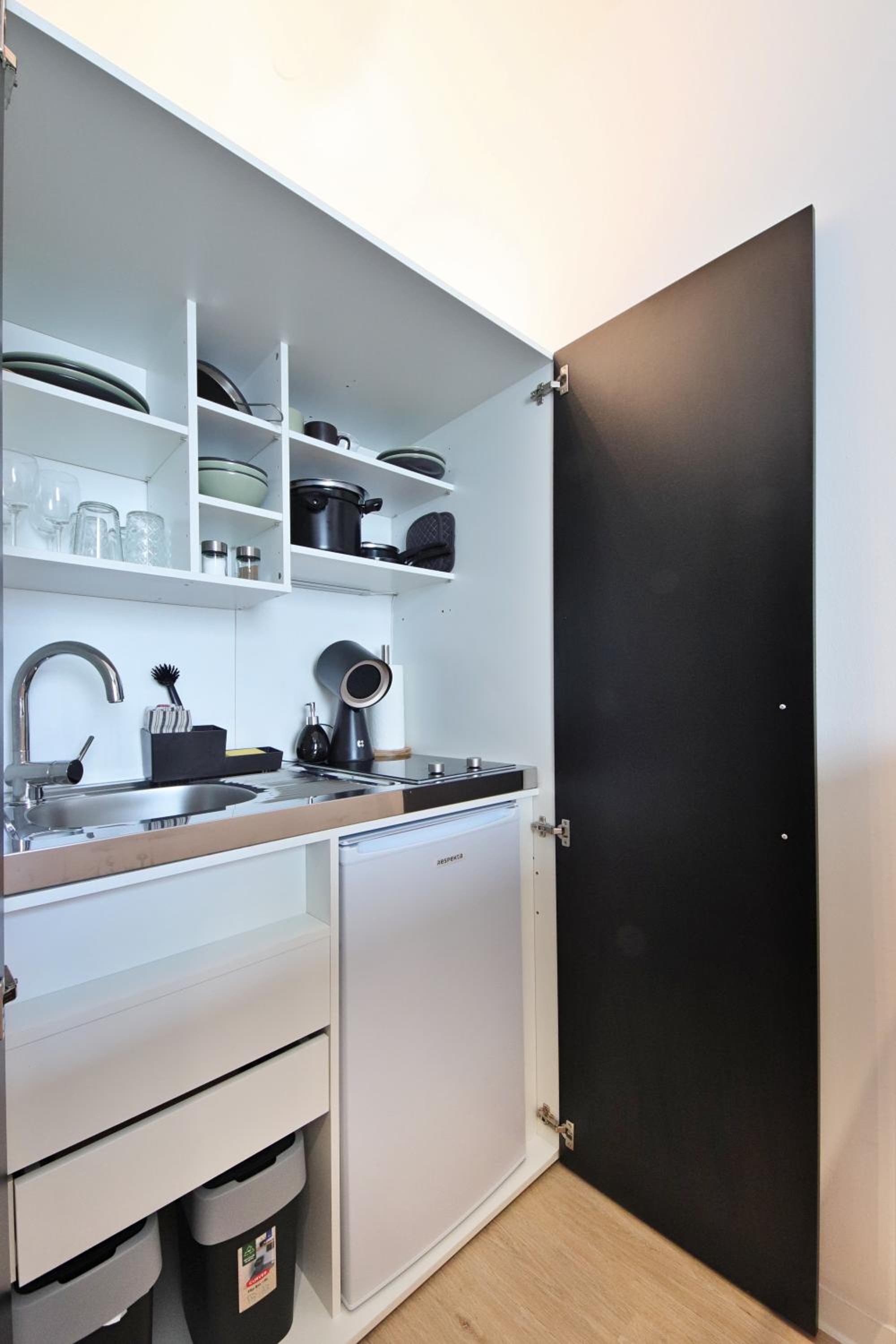 One-Bedroom Apartment photo 3