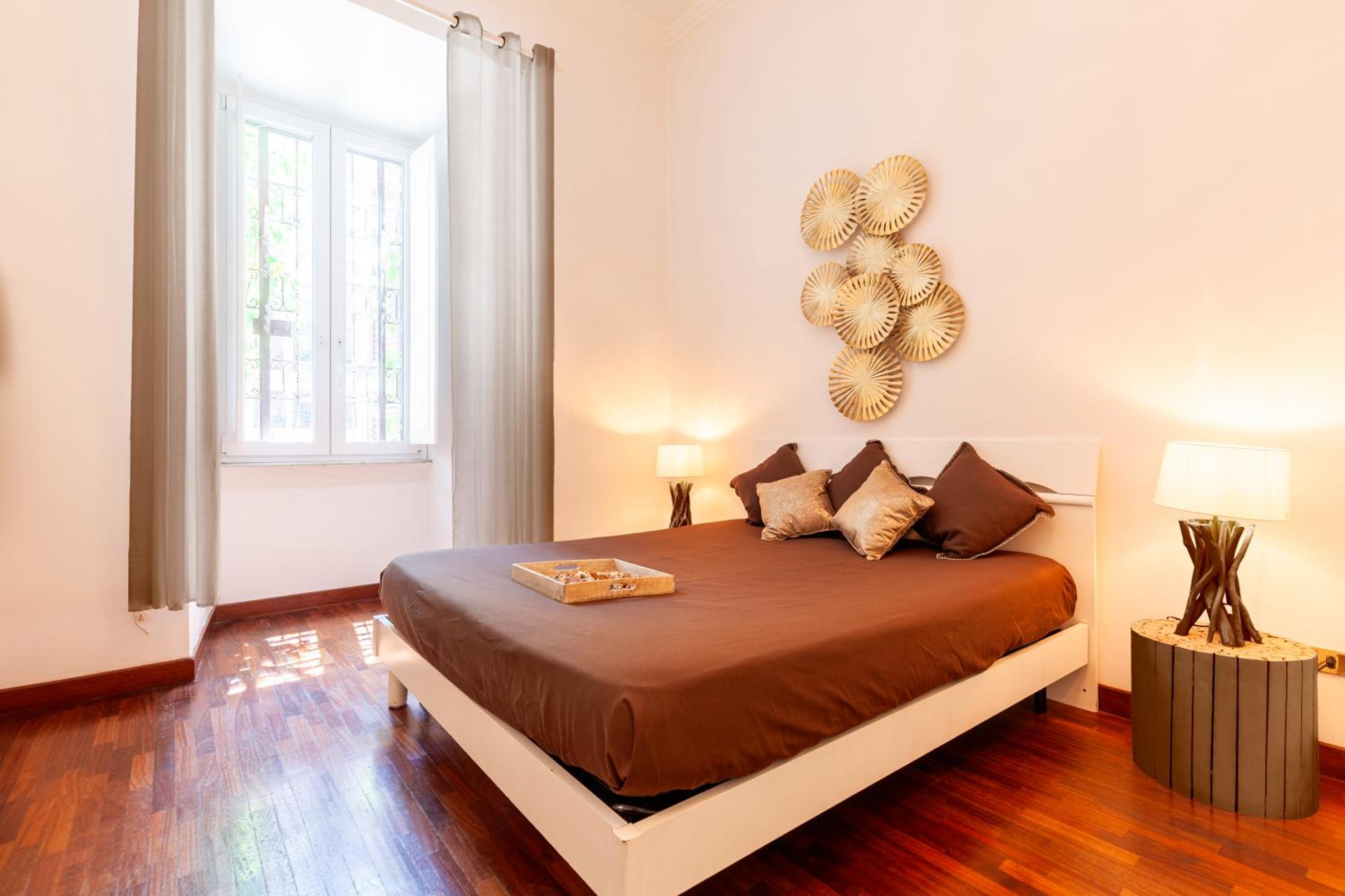Three-Bedroom Apartment with Balcony