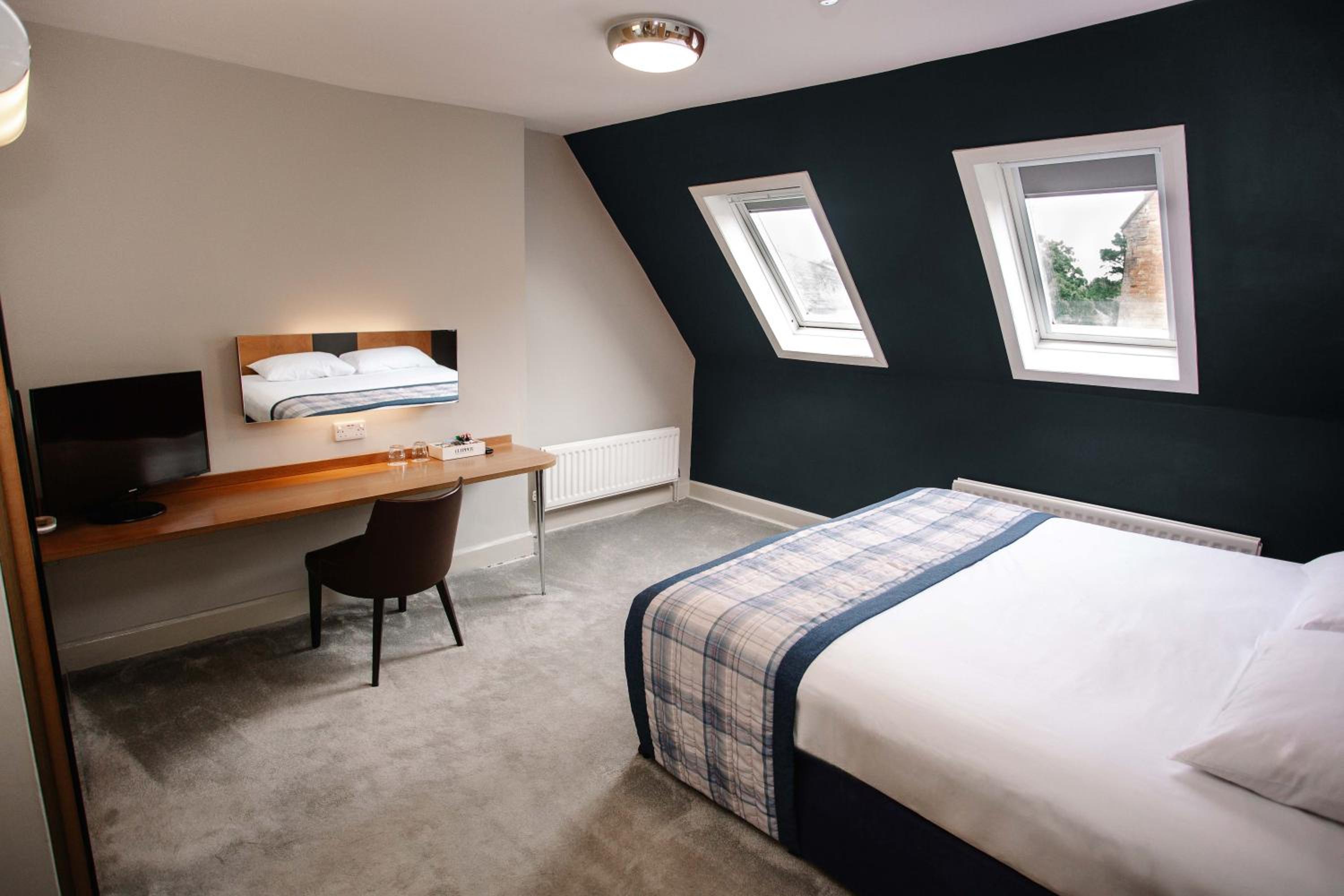 Large Double or Twin Room photo 2