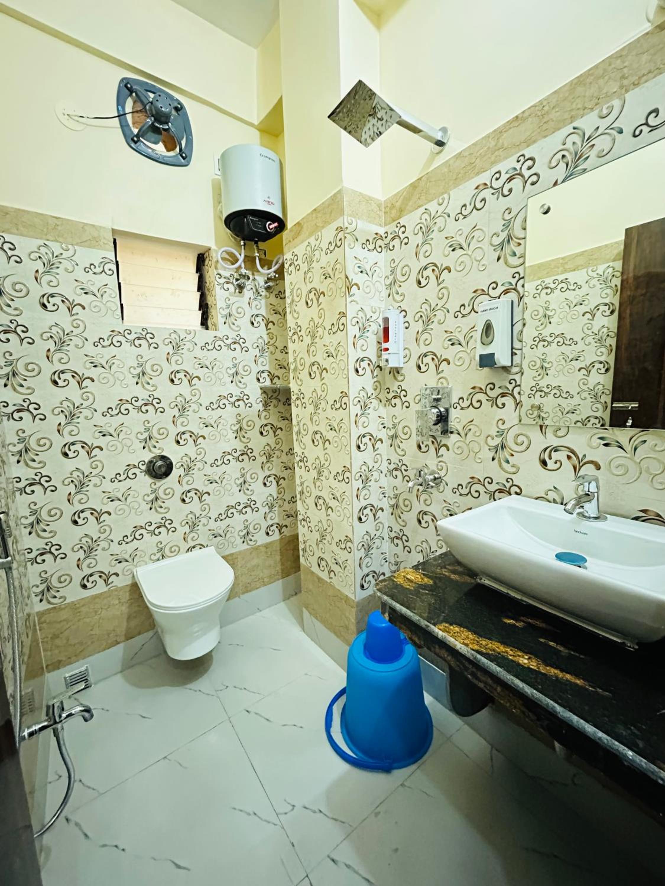 Standard Double Room - Photo 7