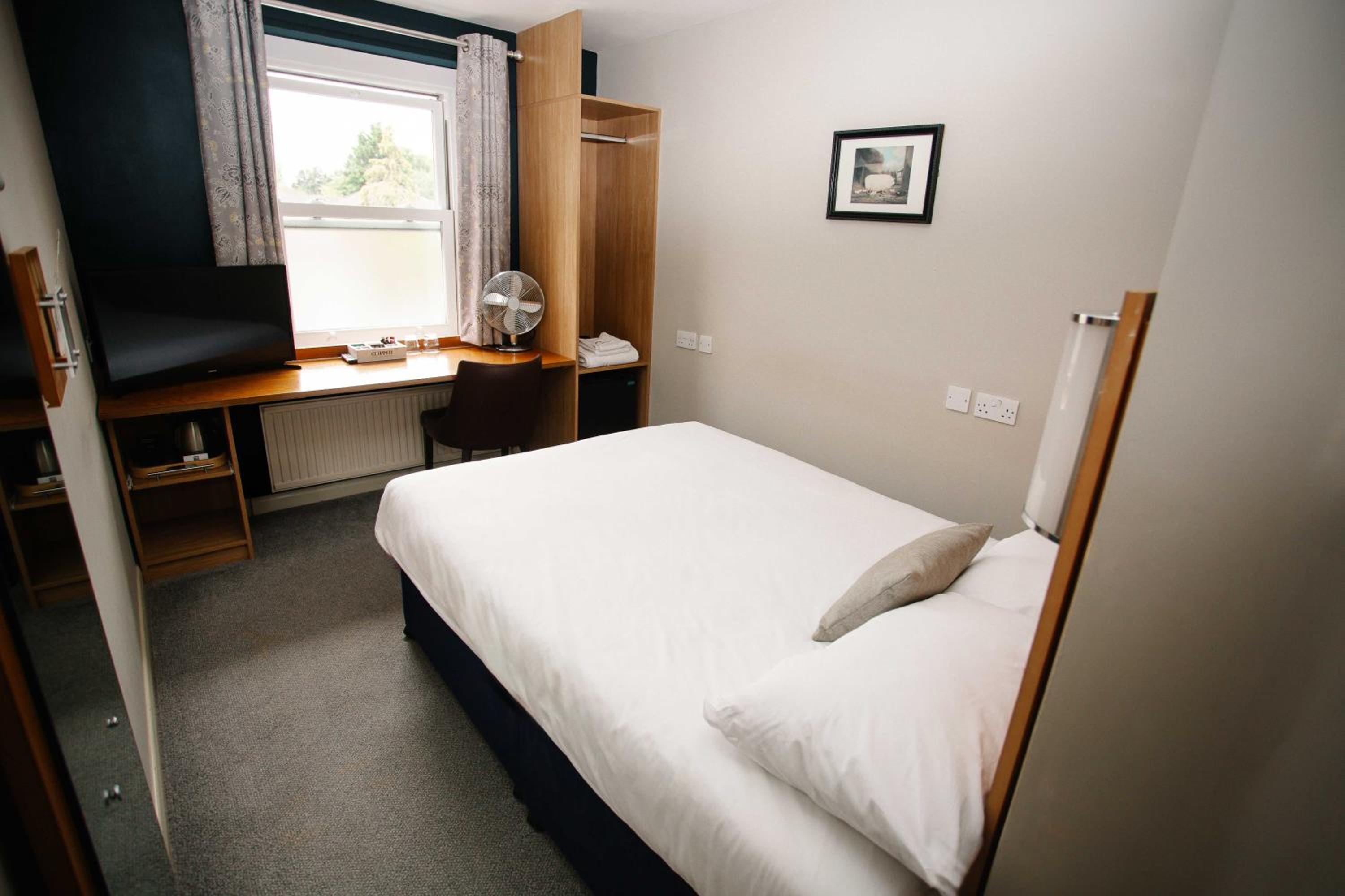 Compact Double Room photo 3