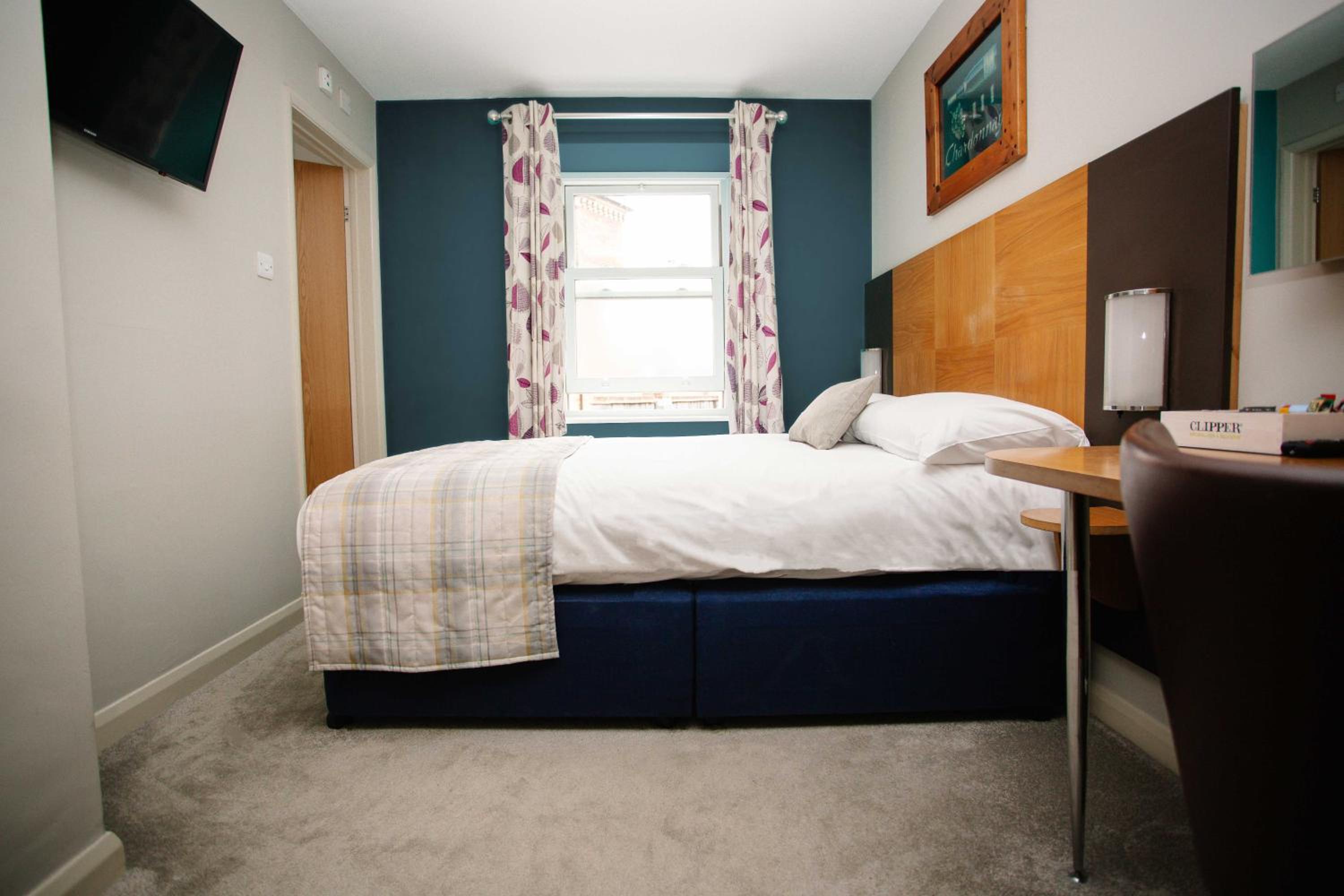 Compact Double Room photo 2