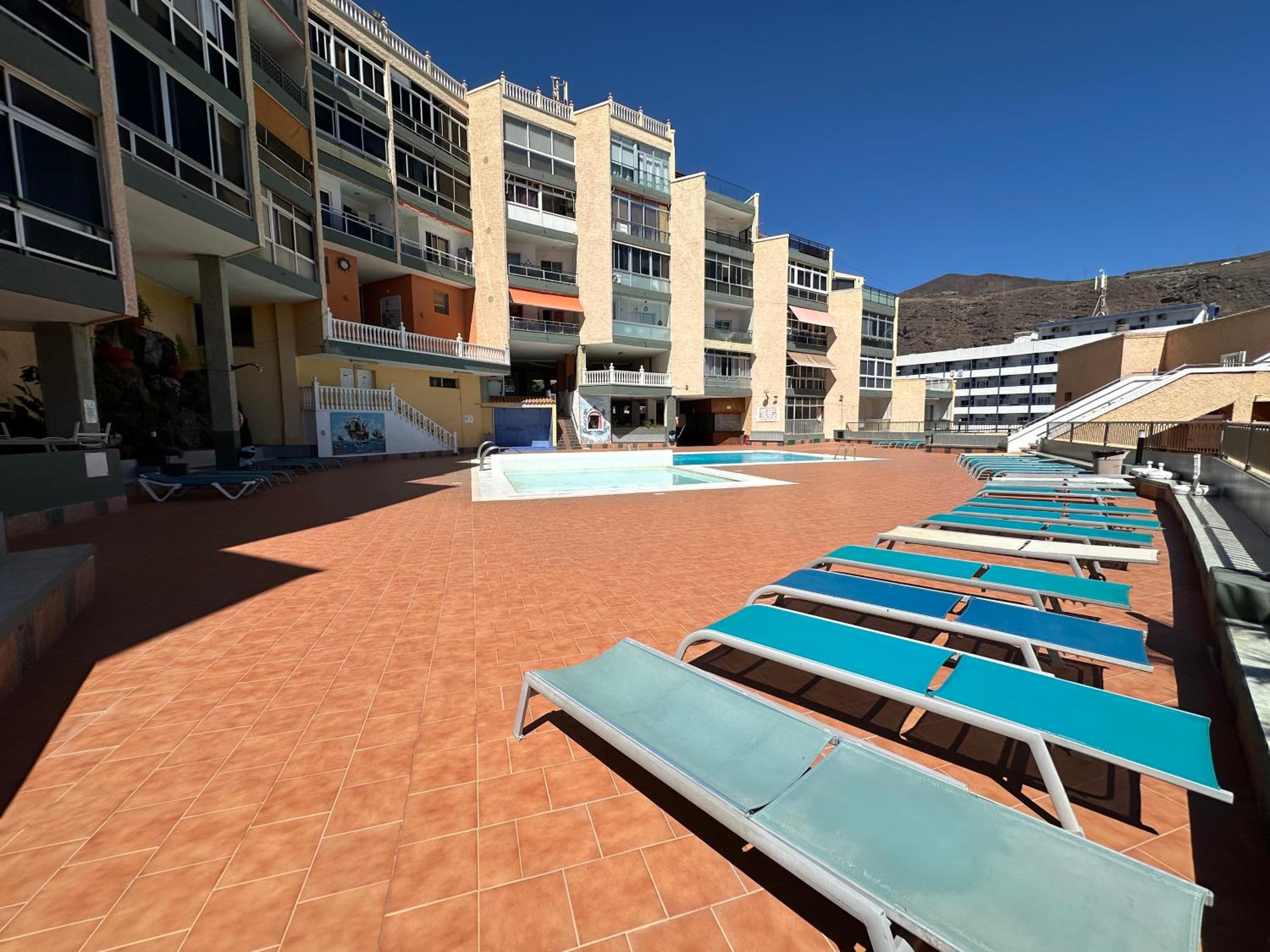 One-Bedroom Apartment with Sea View and Balcony photo 2