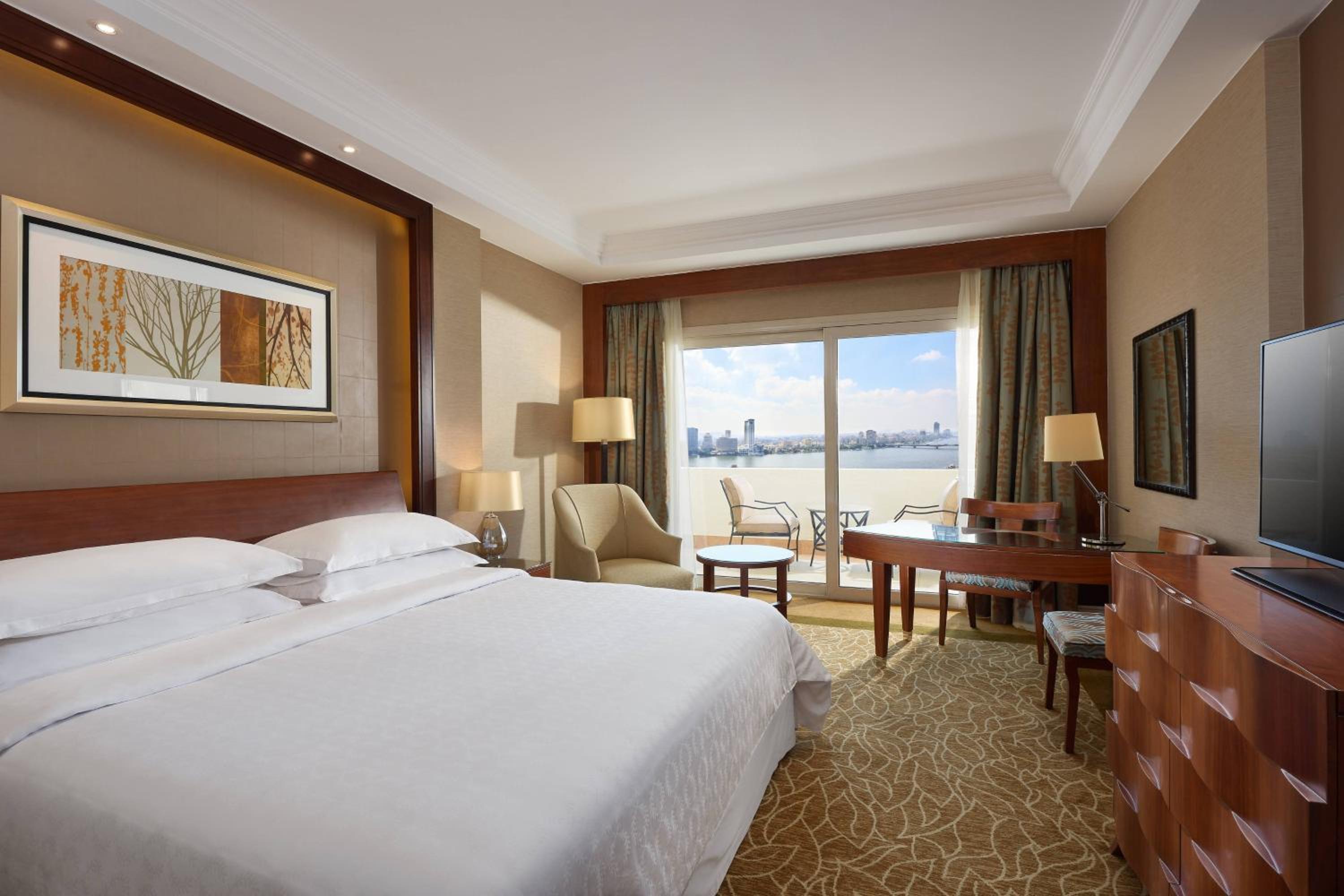 Premium King Room with Balcony and Partial River View