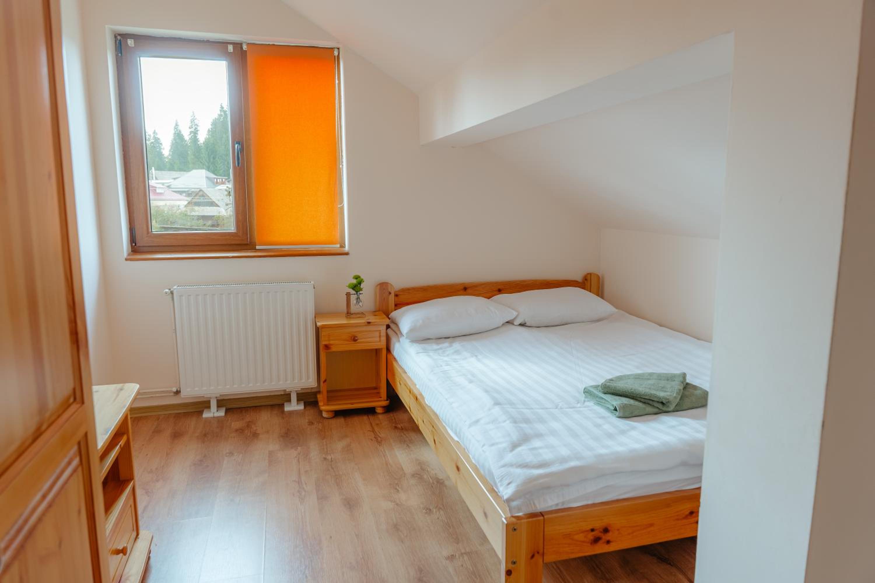 Double Room with Shared Bathroom photo 1