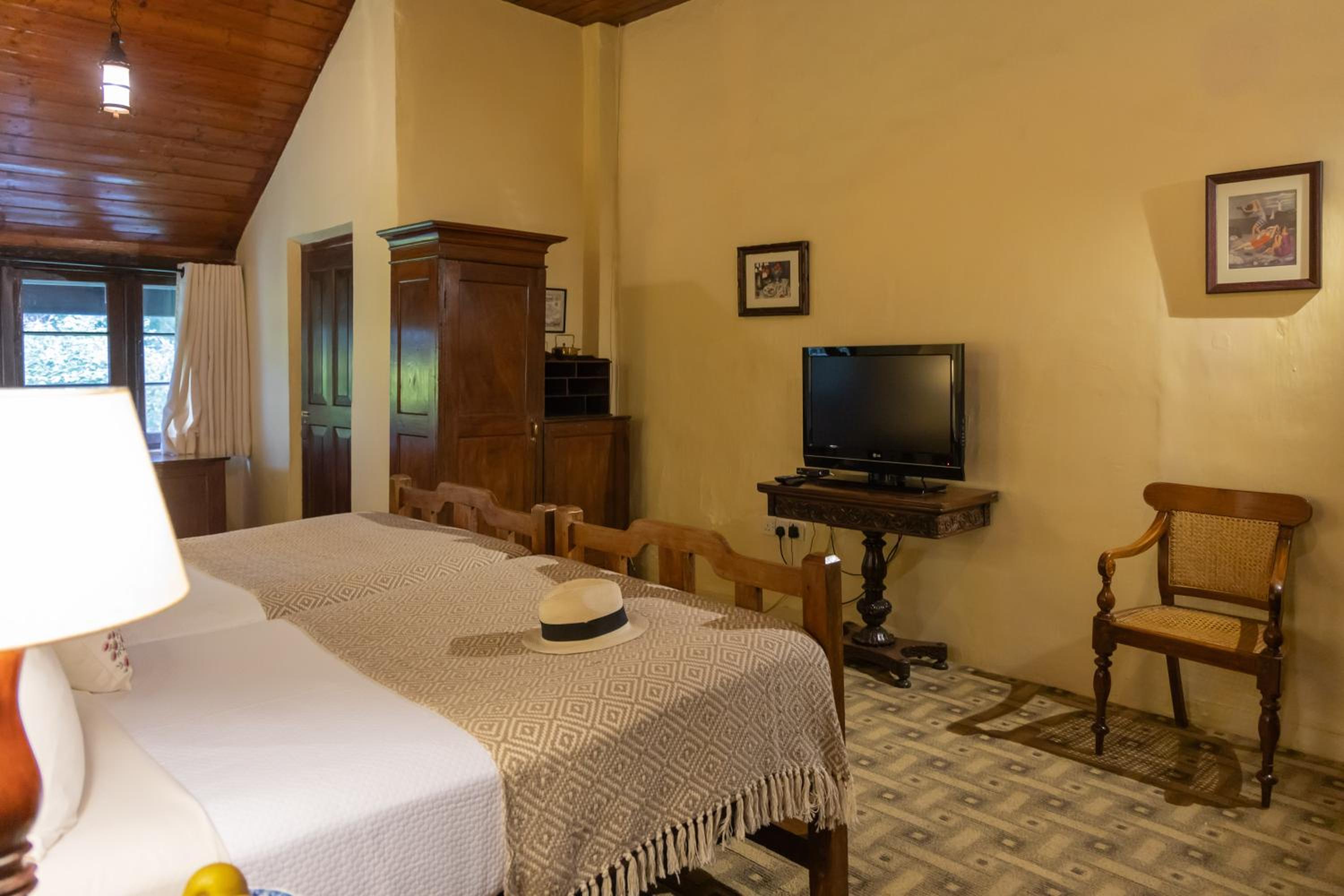Bungalow Room with a Free Beverage - Photo 3