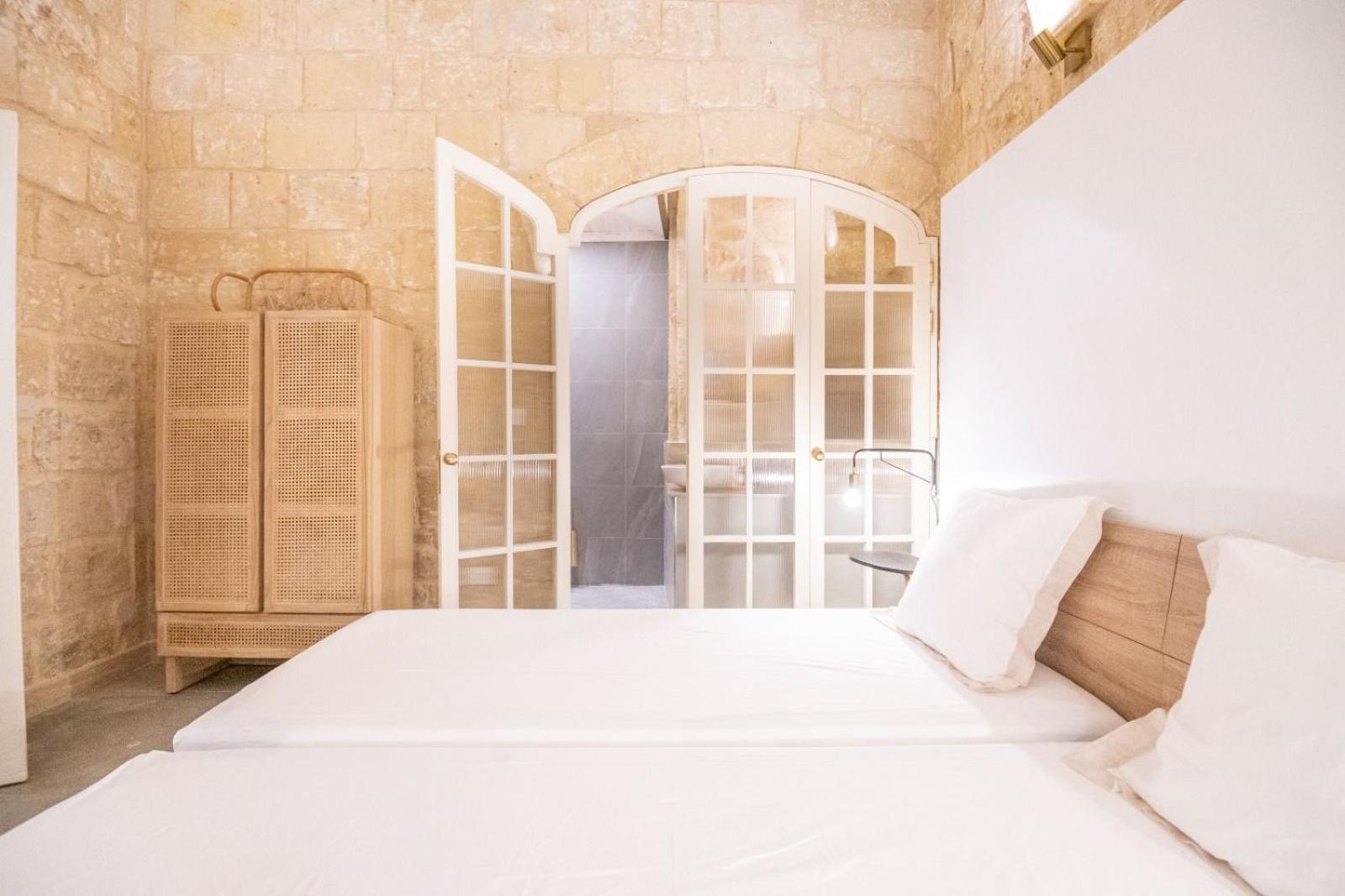 Double Room with Private Bathroom photo 1
