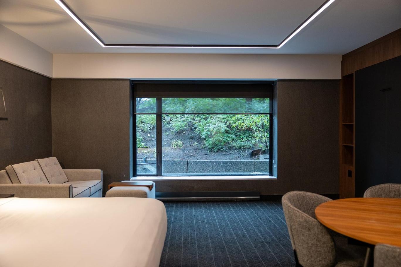 Junior Suite,1 King Bed and 1 Sofabed - Photo 5