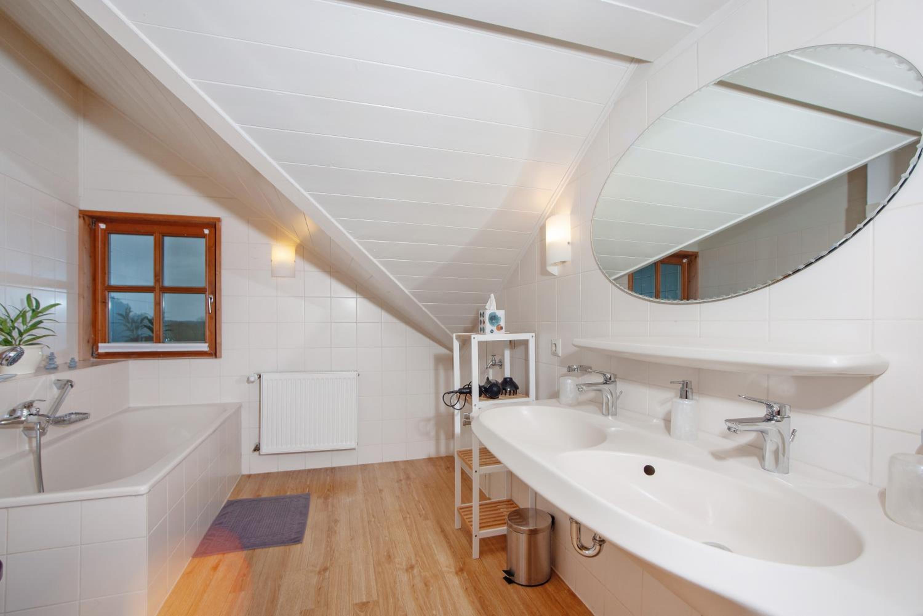 Three-Bedroom Premium Apartment with Balcony photo 3