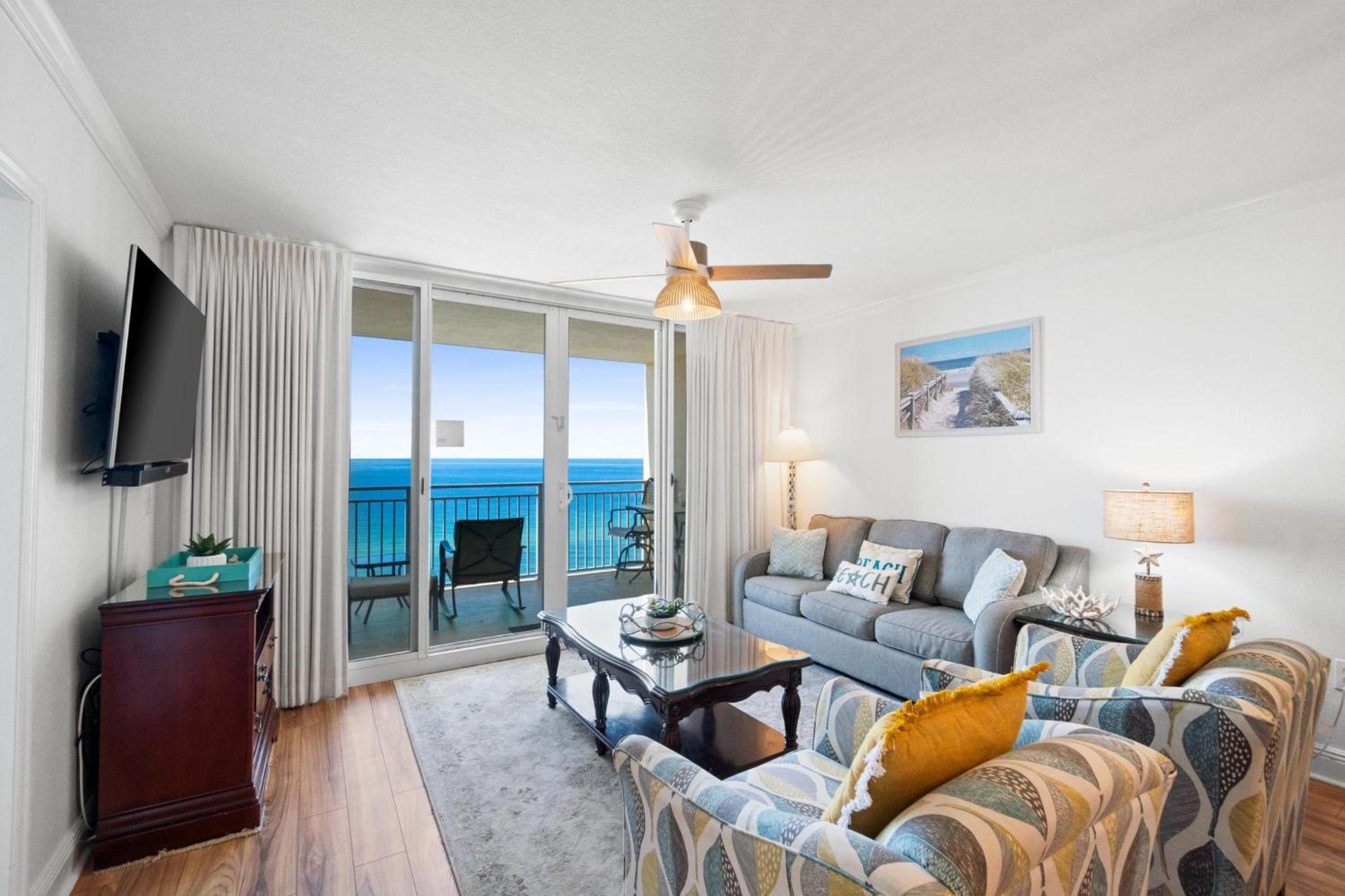Two-Bedroom Apartment with Balcony and Sea View photo 1
