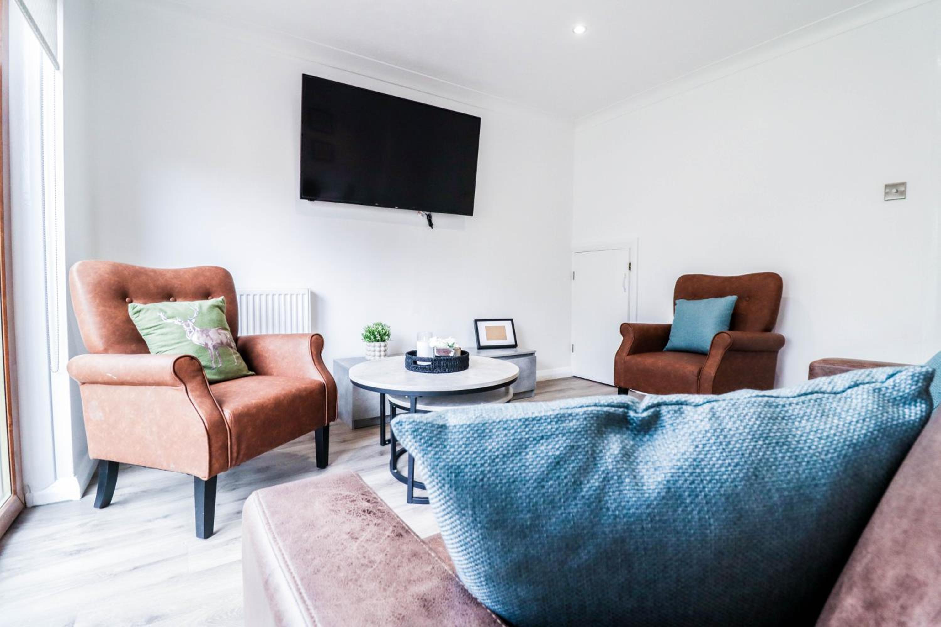 Three-Bedroom House photo 1