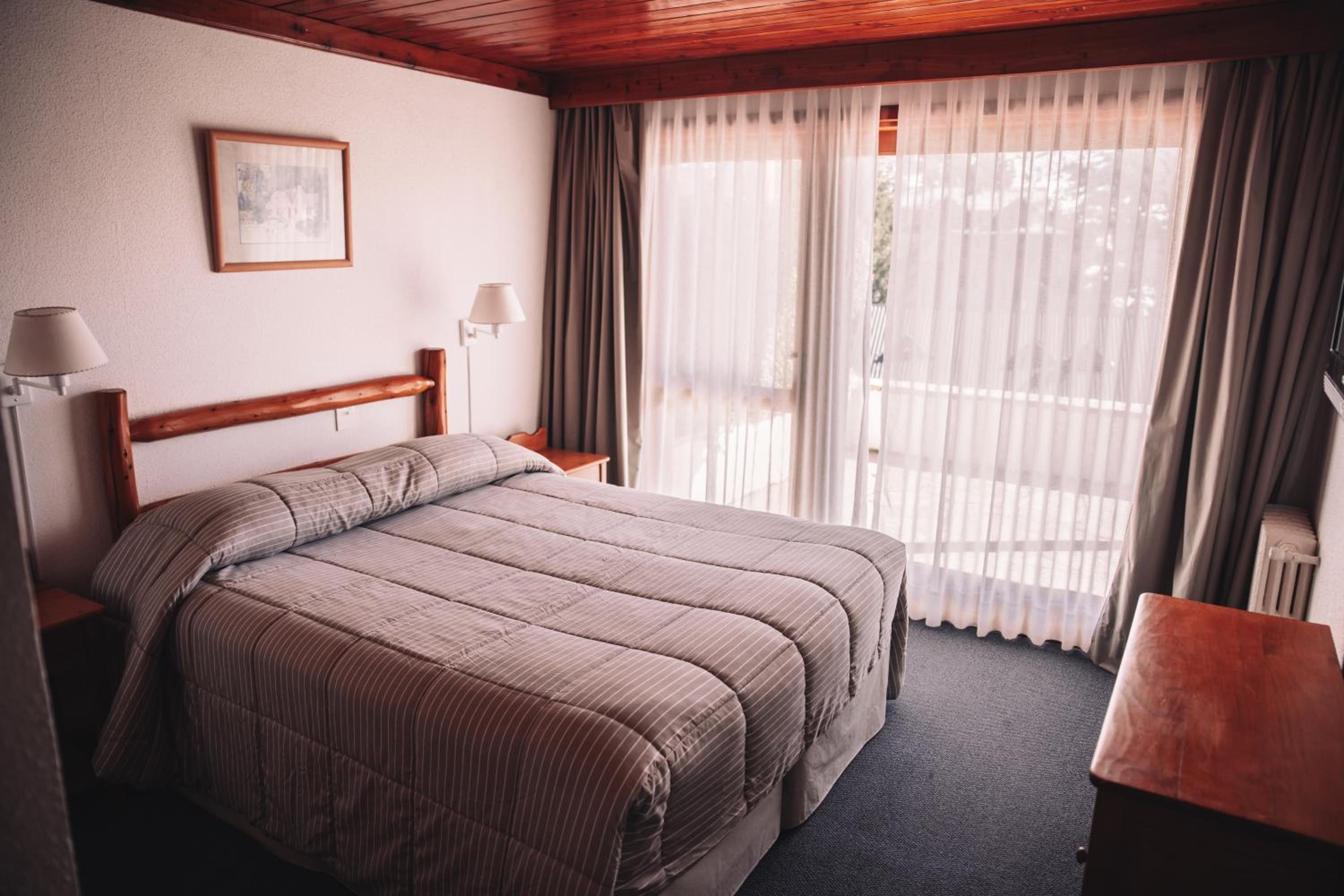 Apartment (2 Adults)