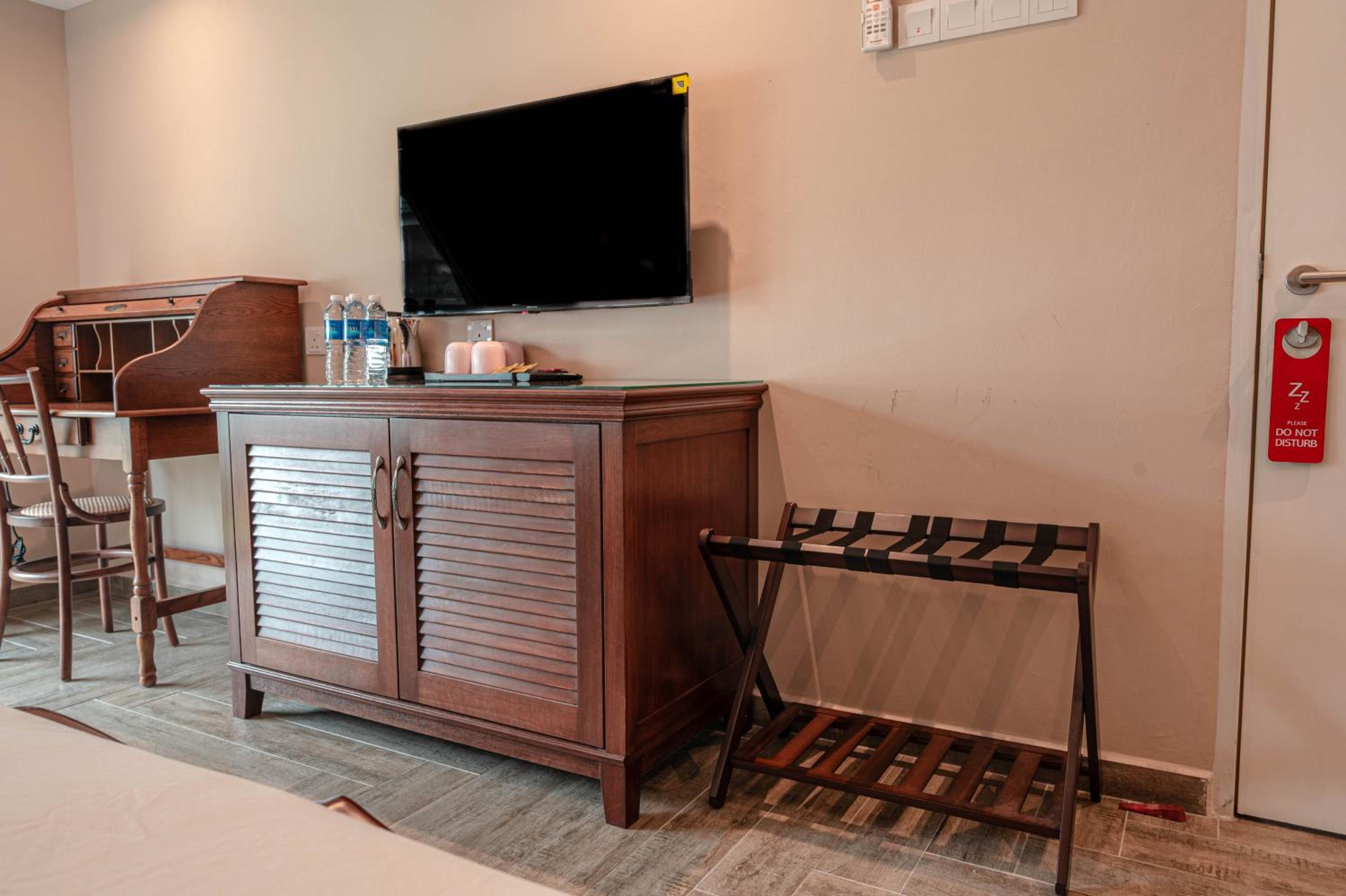 Family Room with Terrace - Photo 4