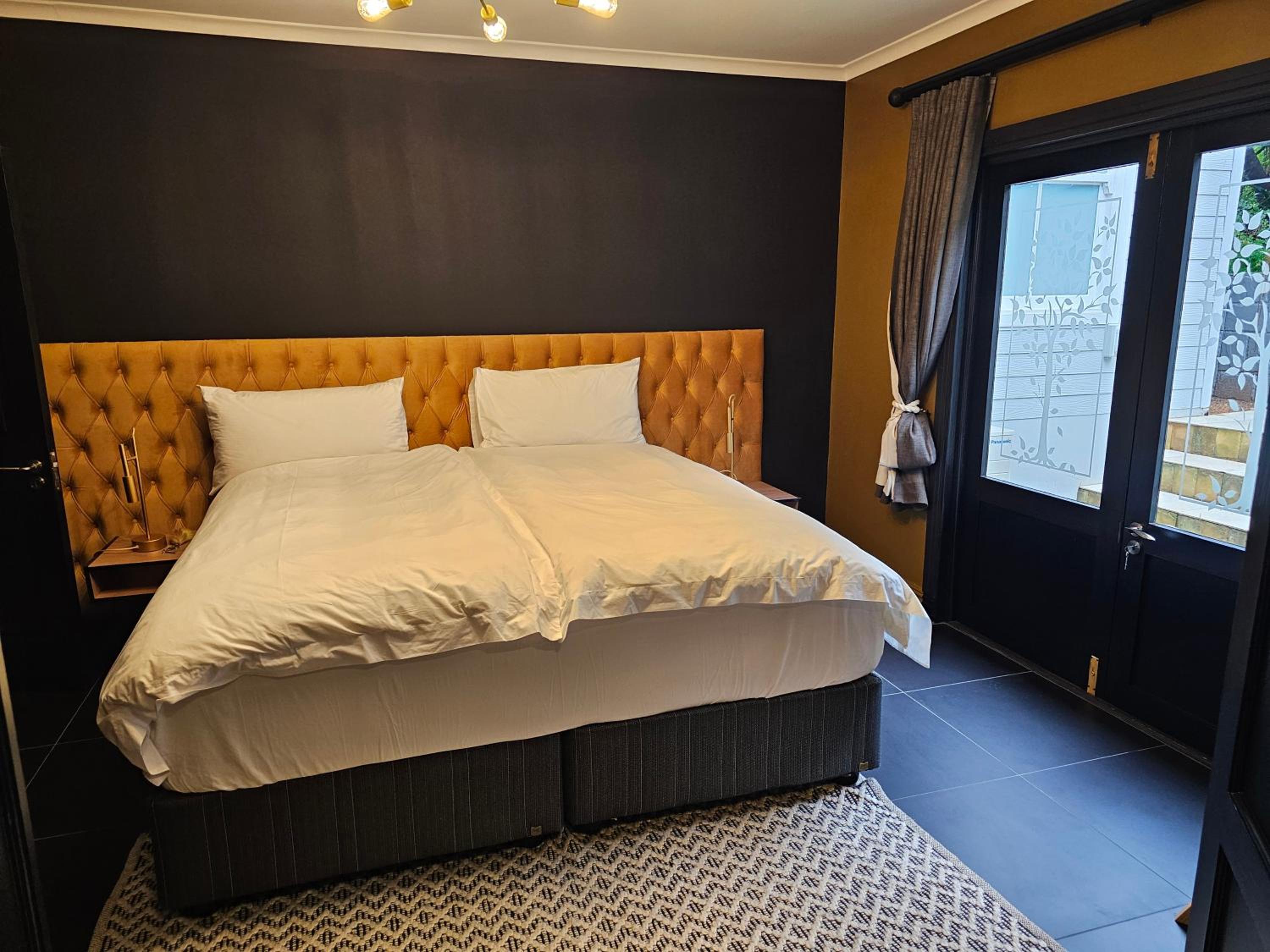Deluxe King Suite photo 2
