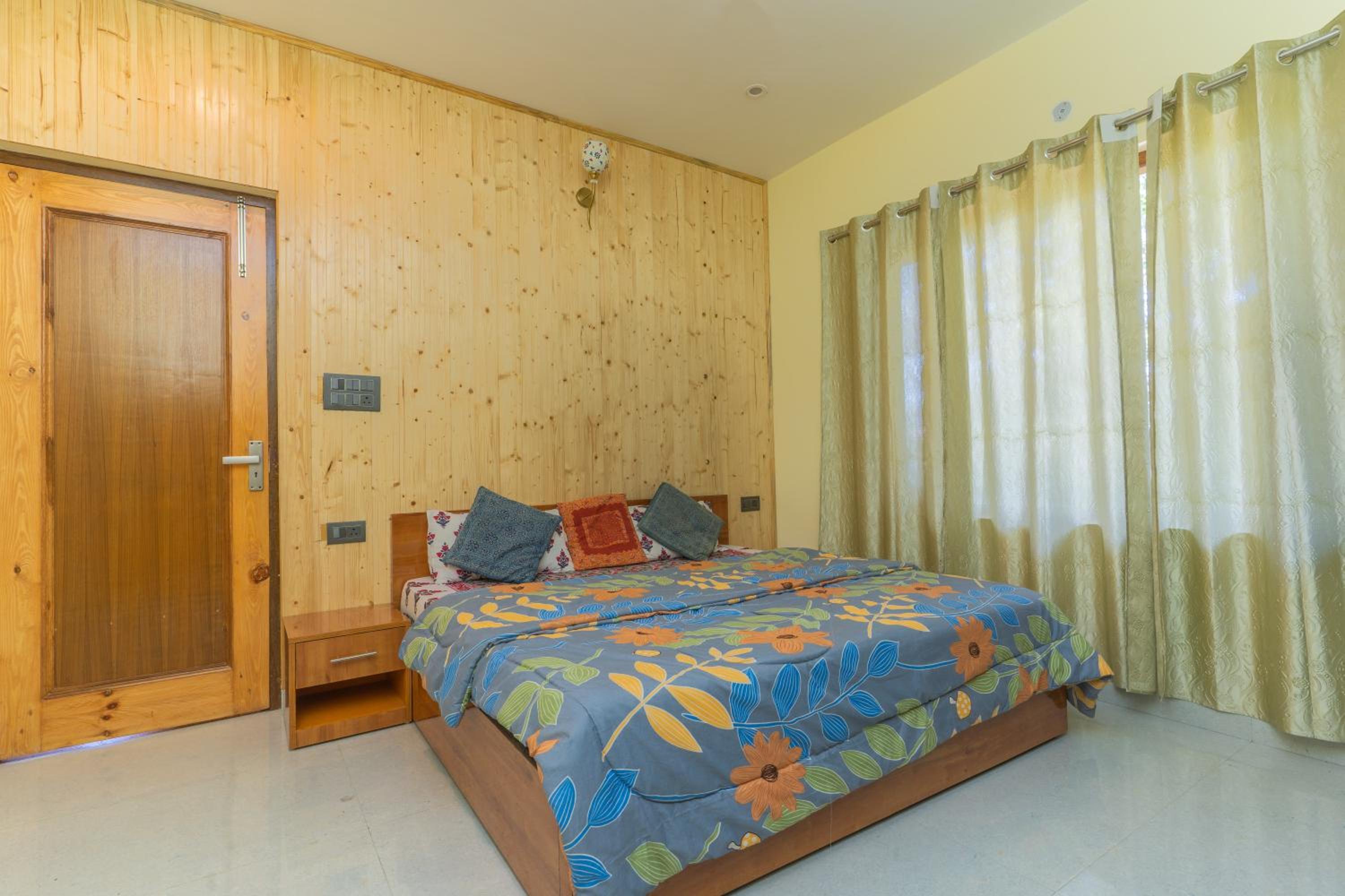 Three-Bedroom Villa photo 1