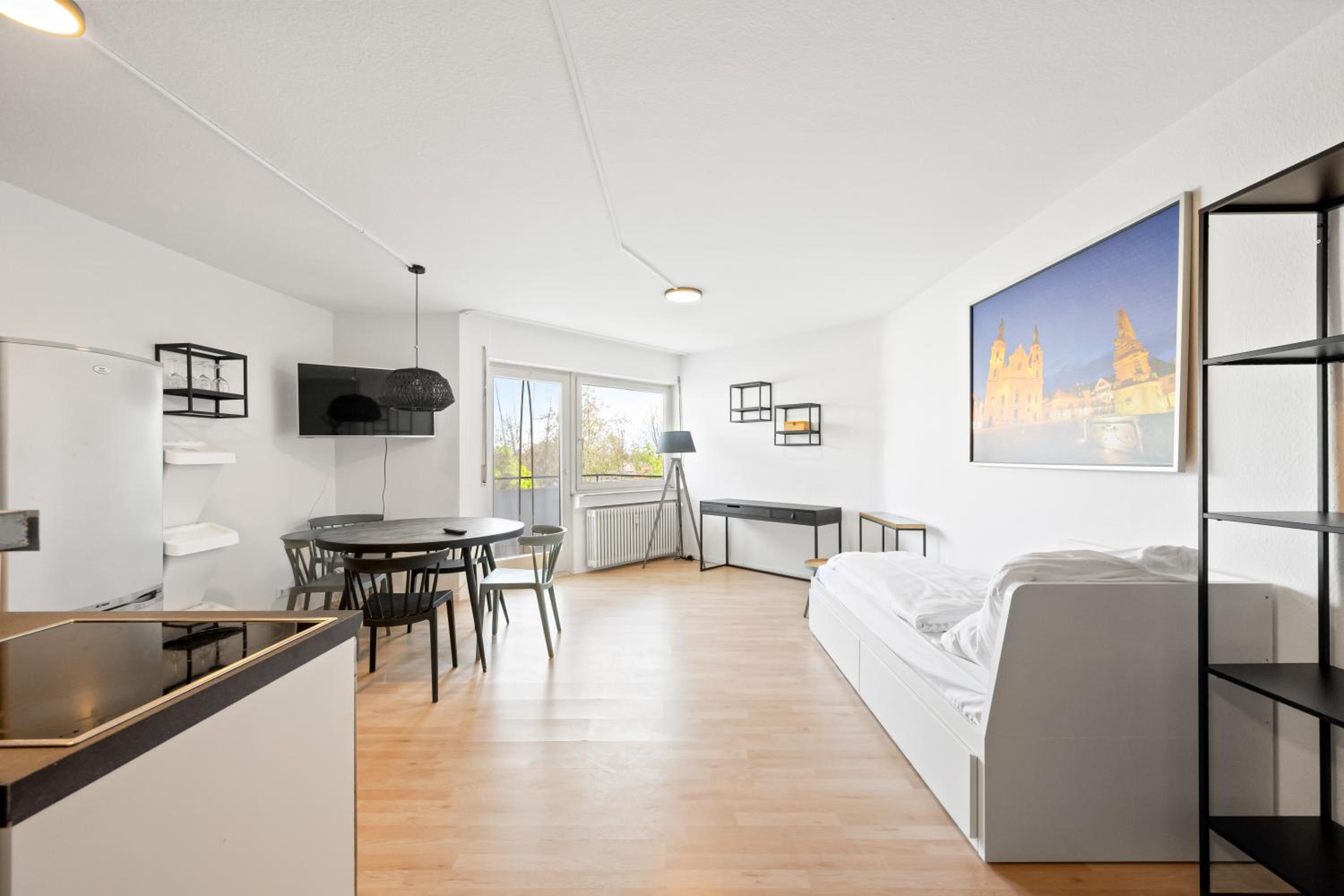 One-Bedroom Apartment photo 1