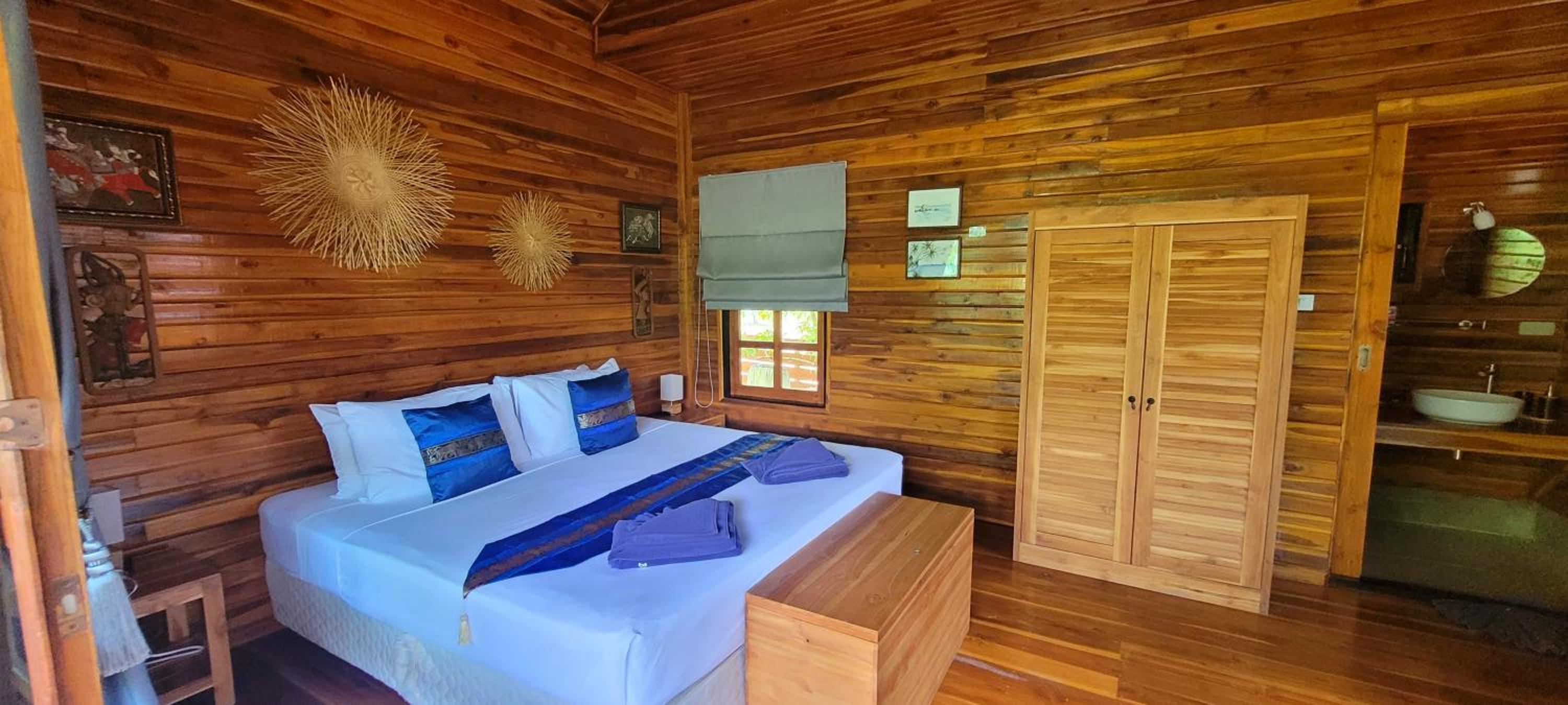 Deluxe Bungalow with Garden View