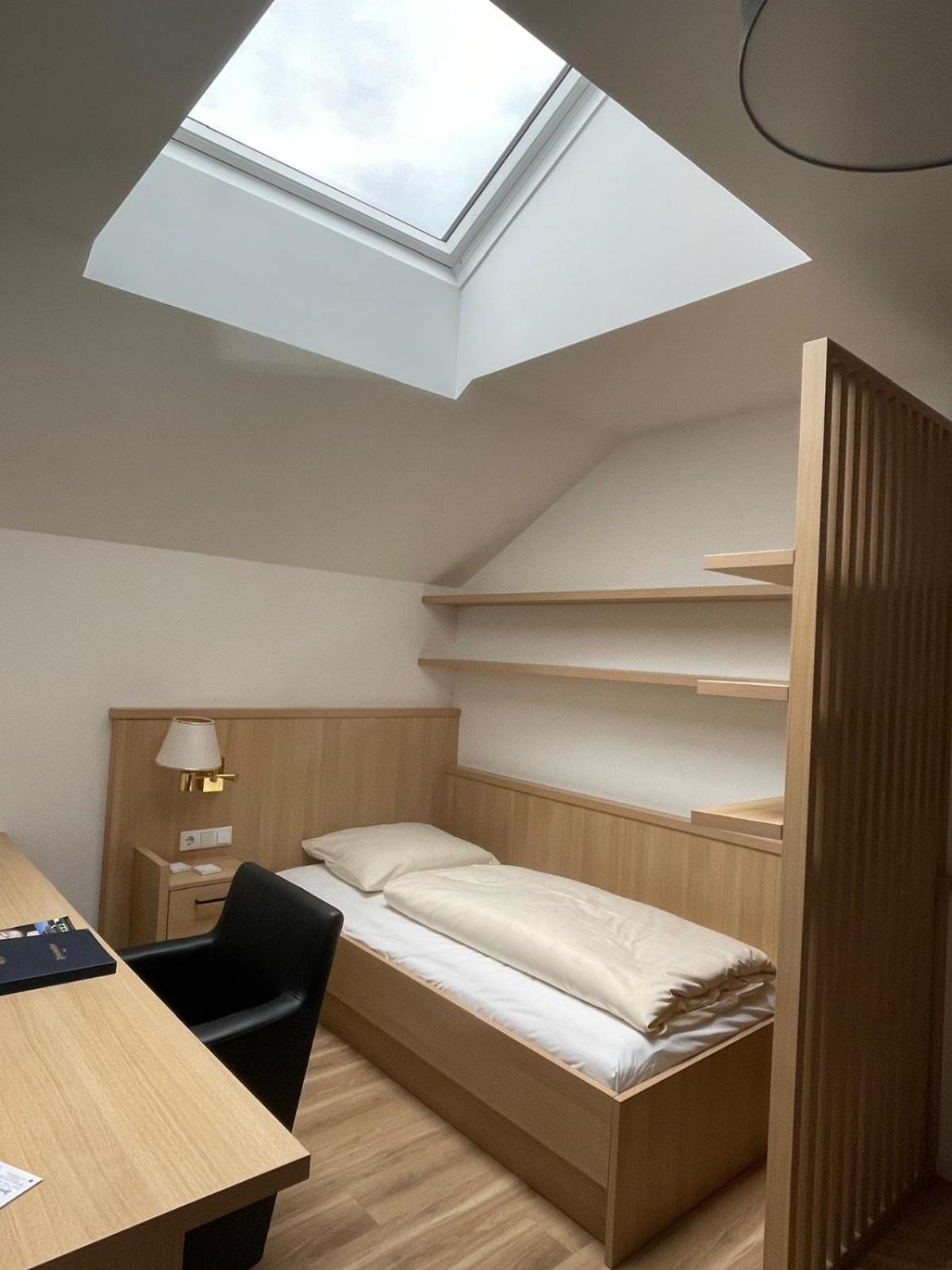 Budget Single Room - mansard photo 1