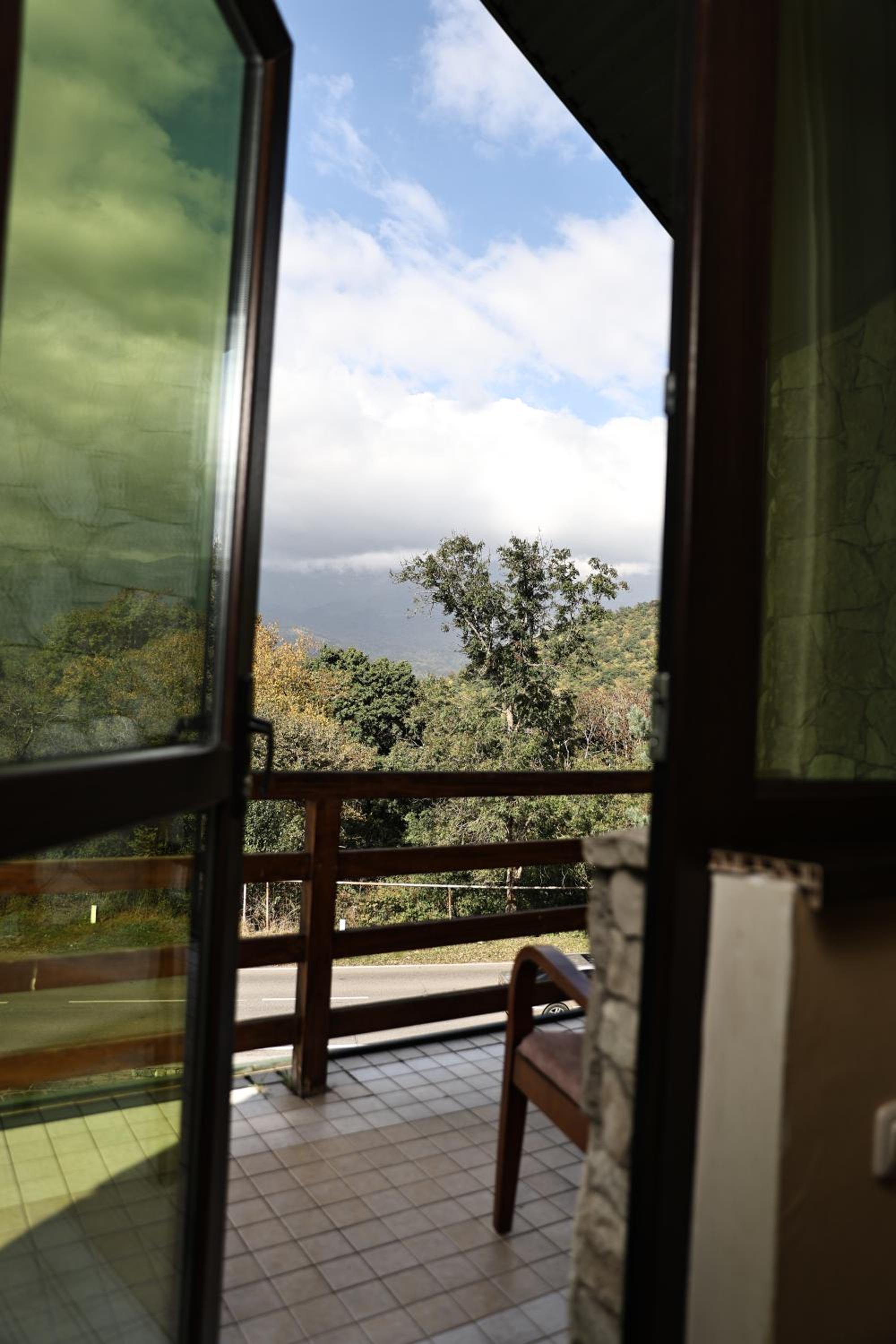 Deluxe Double Room with Balcony photo 3