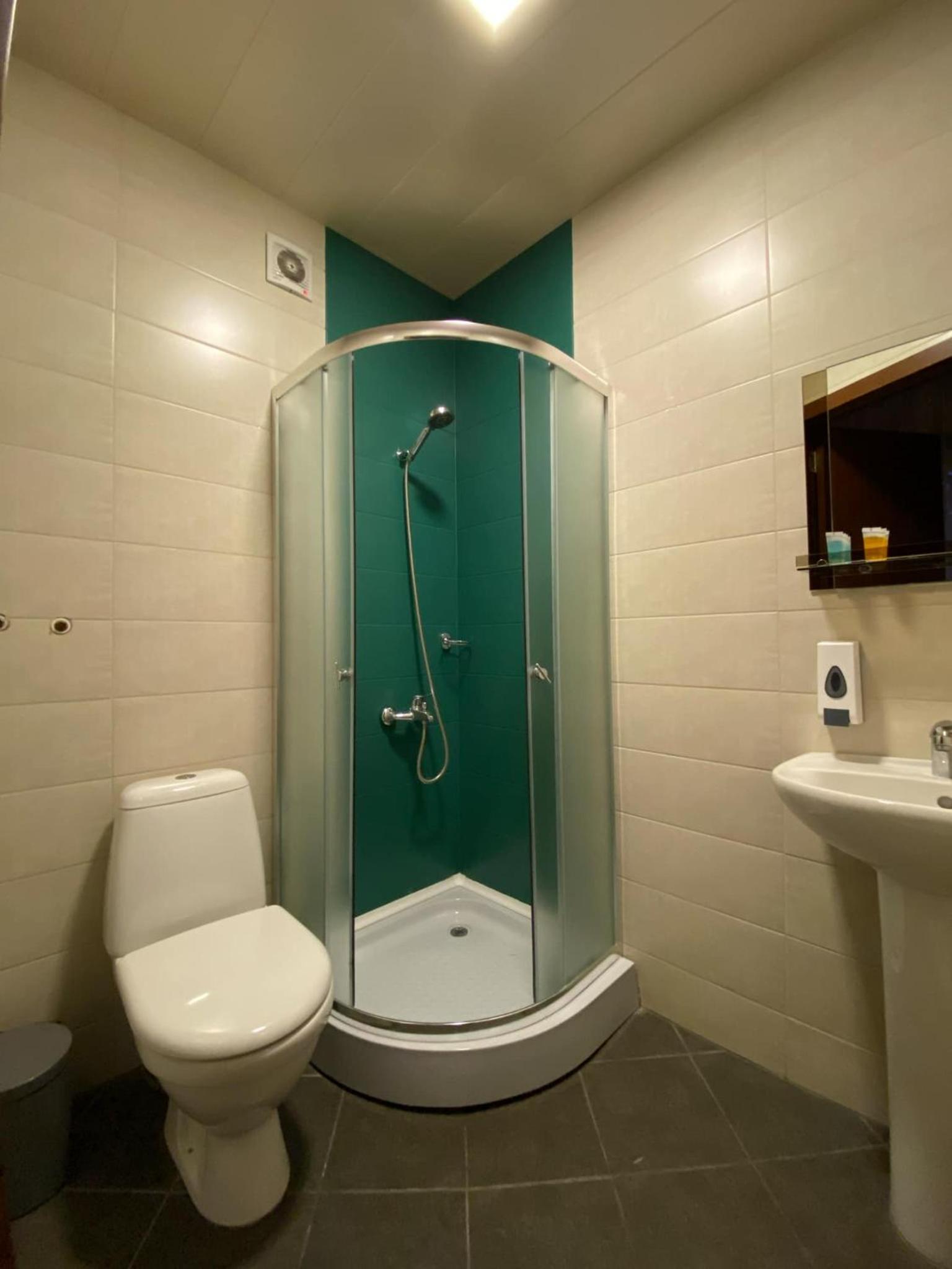Double Room with Private Bathroom photo 2