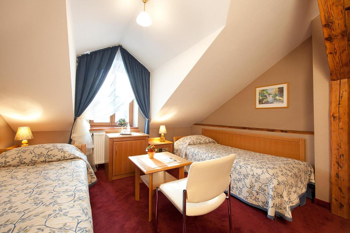 Standard Twin Room - Photo 2