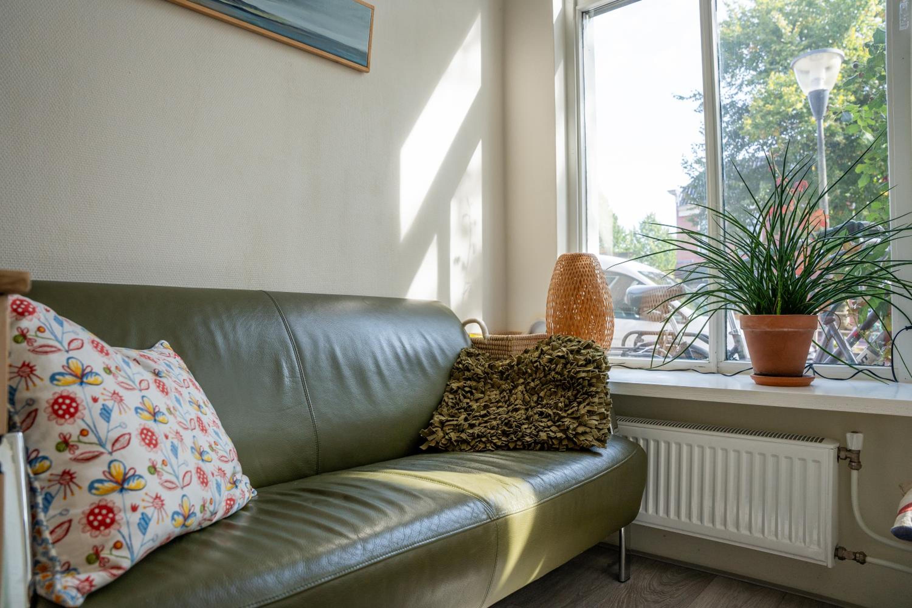 Large Double Room - Photo 2