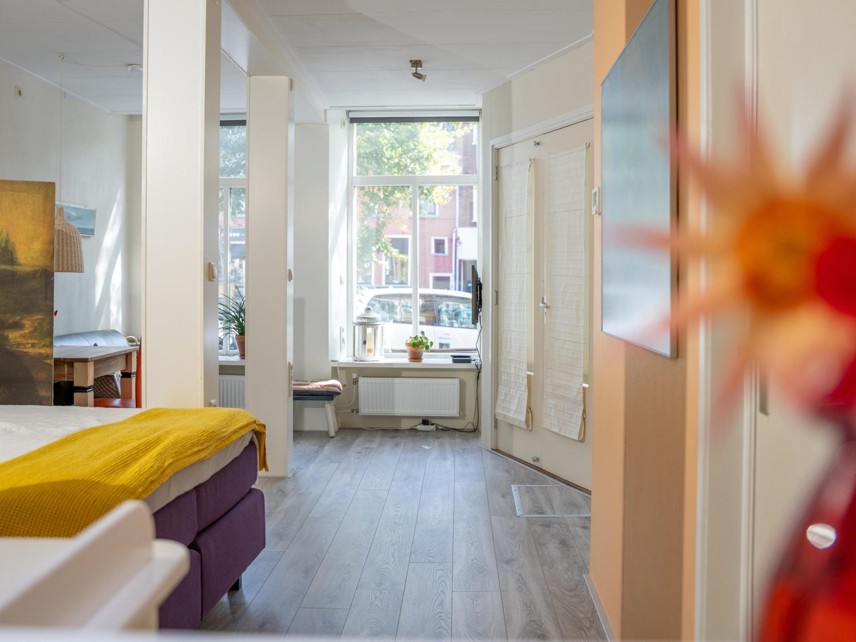 Large Double Room - Photo 5