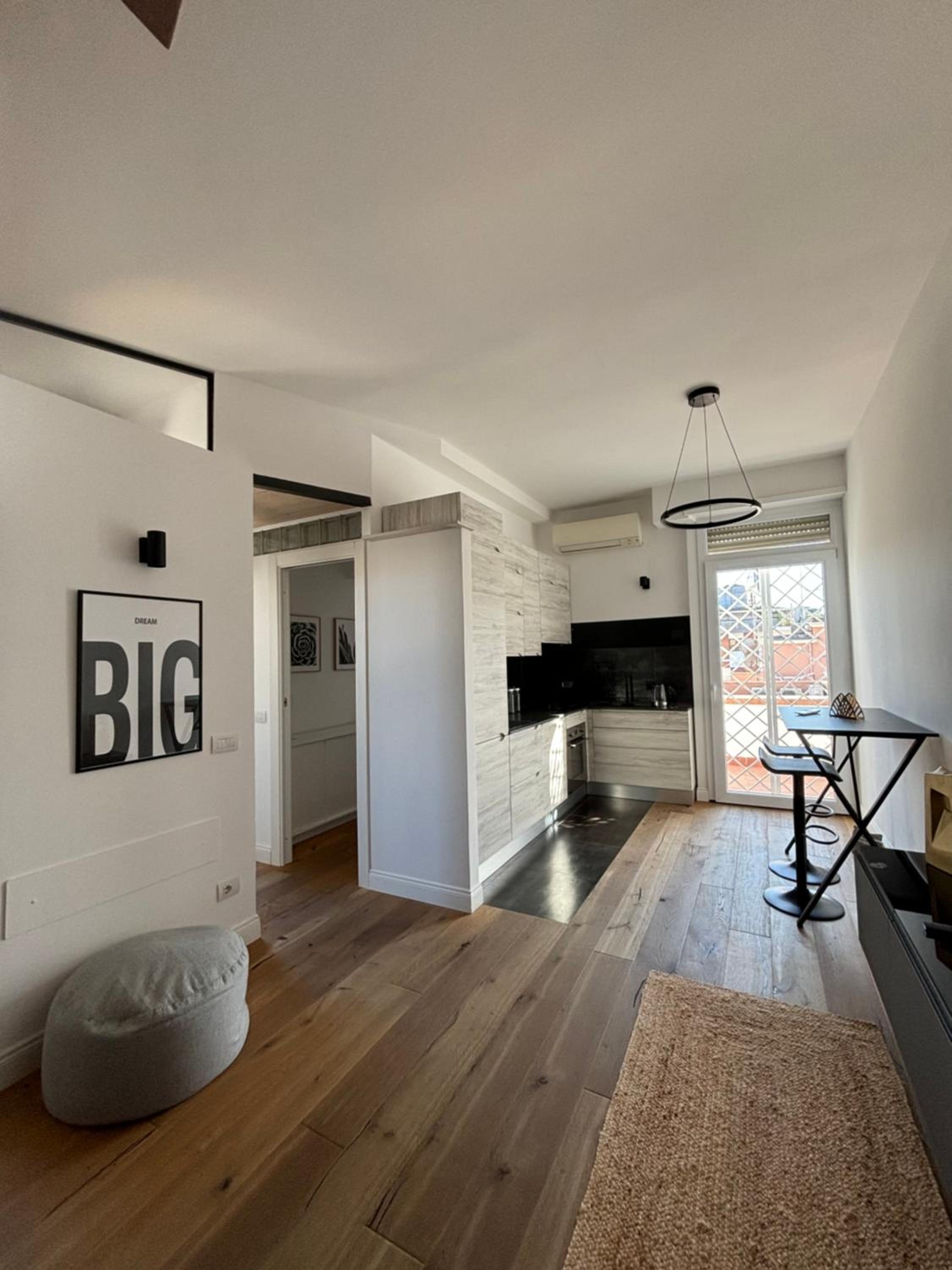 One-Bedroom Apartment