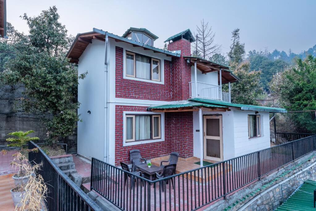 Two-Bedroom House photo 2