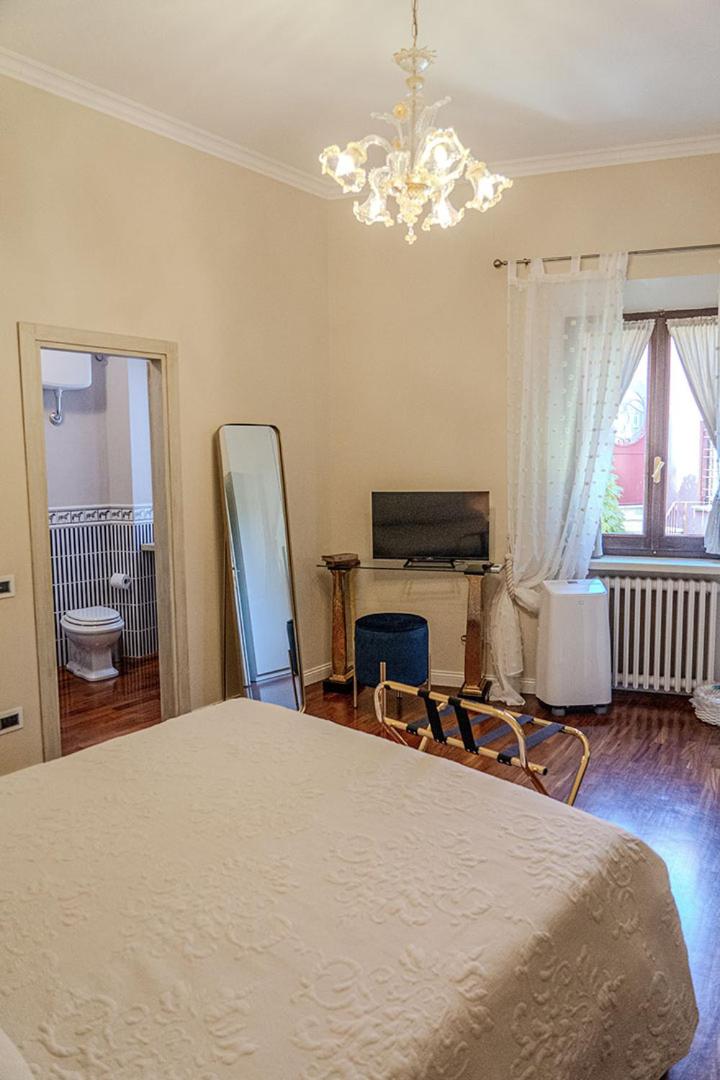 Deluxe King Room photo 1