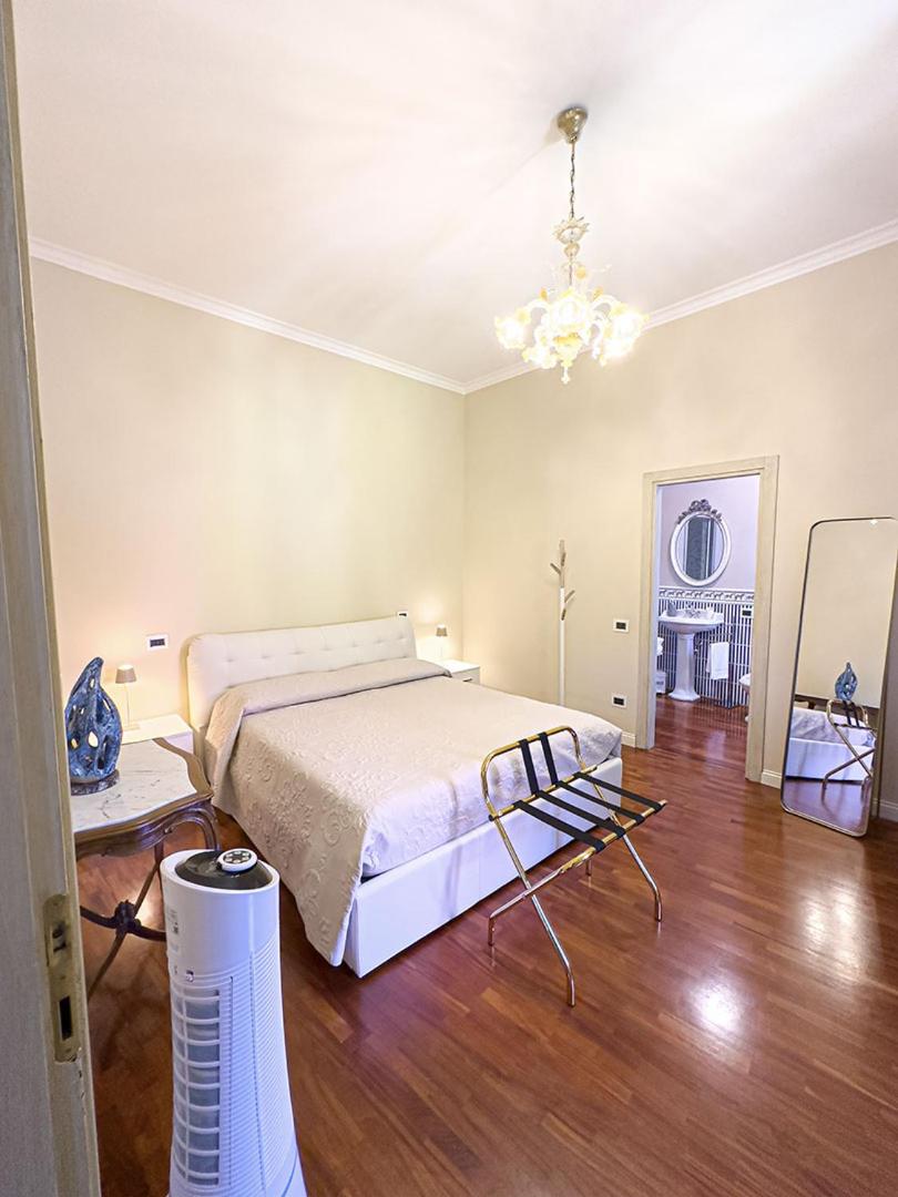 Deluxe King Room photo 2