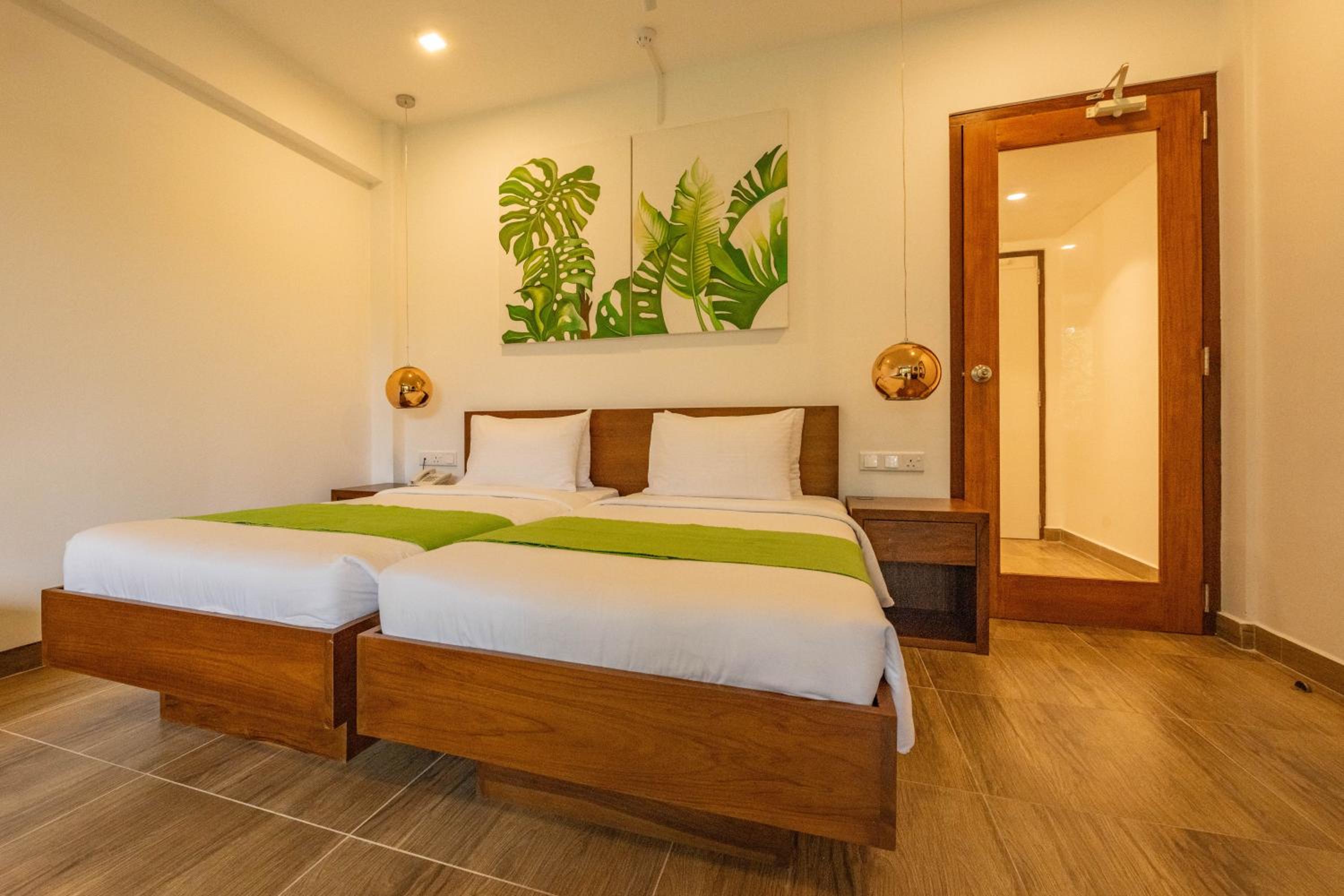 Standard Double or Twin Room with Garden View - Photo 16