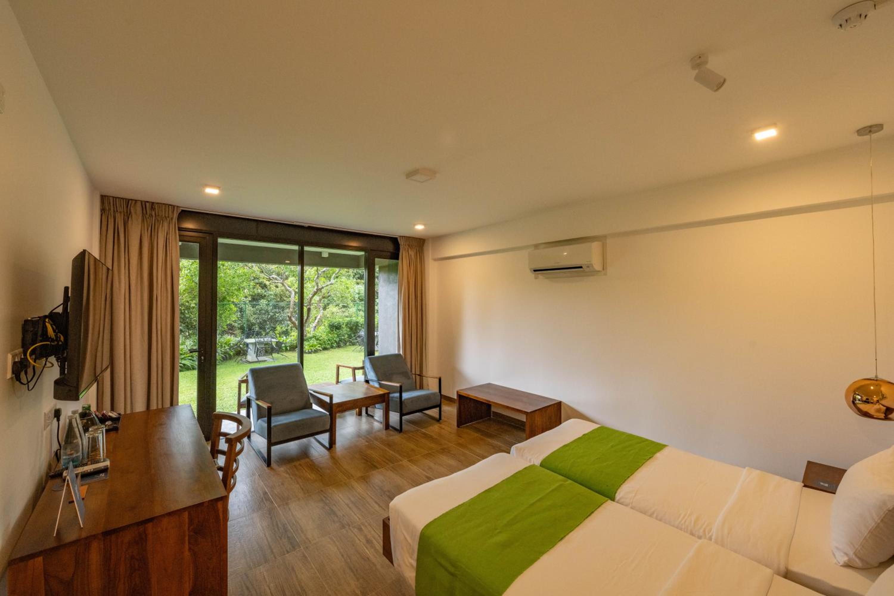 Standard Double or Twin Room with Garden View - Photo 3